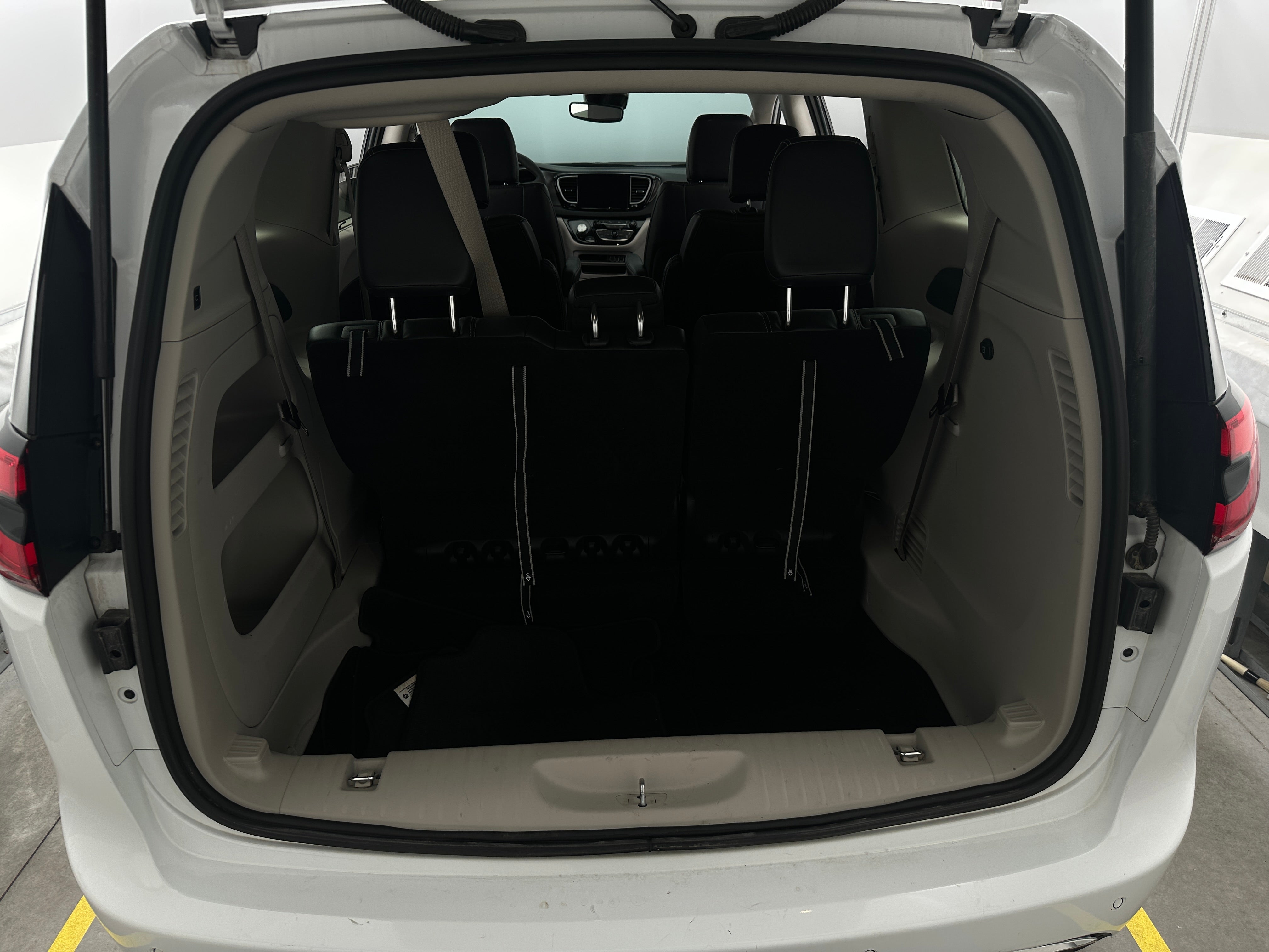 2024 Chrysler Pacifica Touring L 6