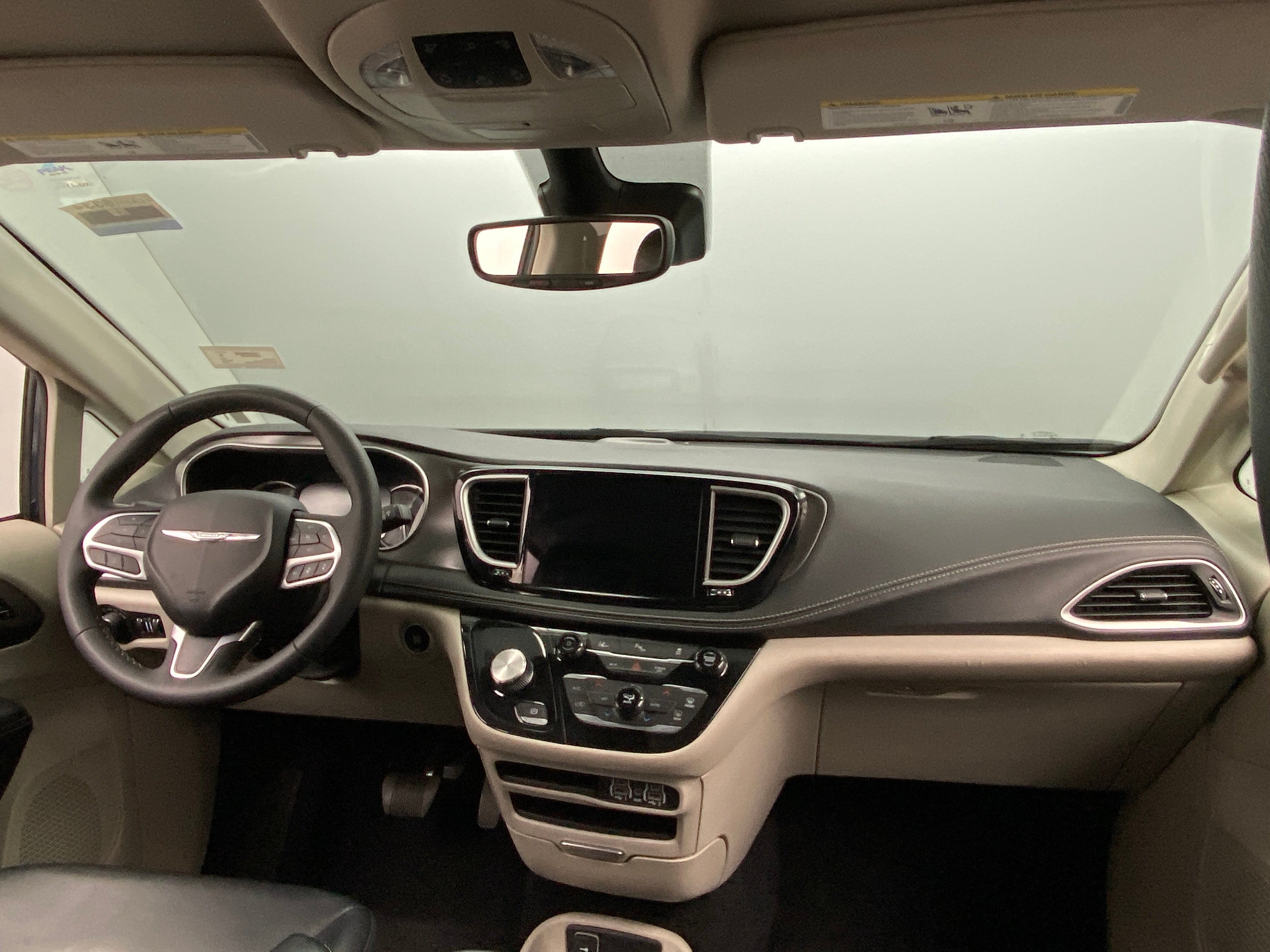 2024 Chrysler Pacifica Hybrid Select 3