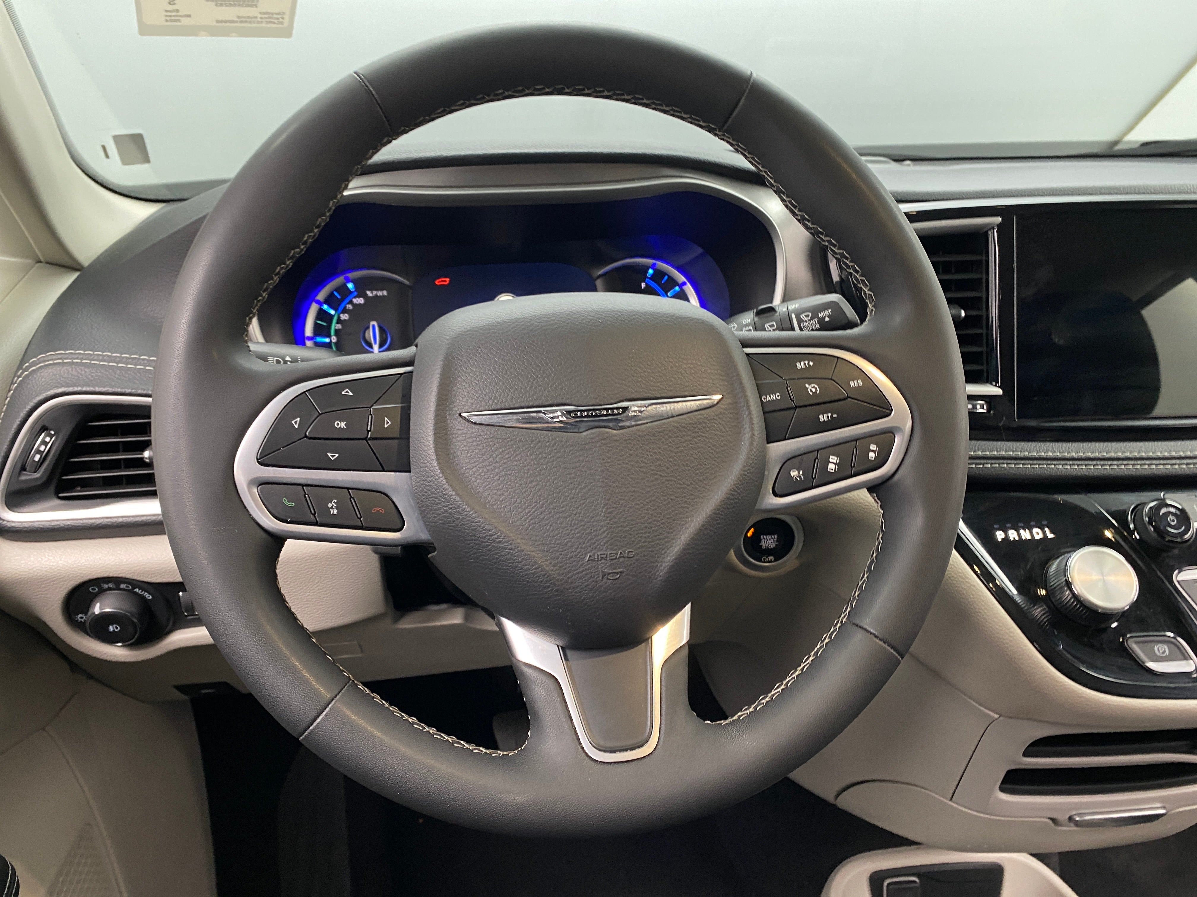 2024 Chrysler Pacifica Hybrid Select 5