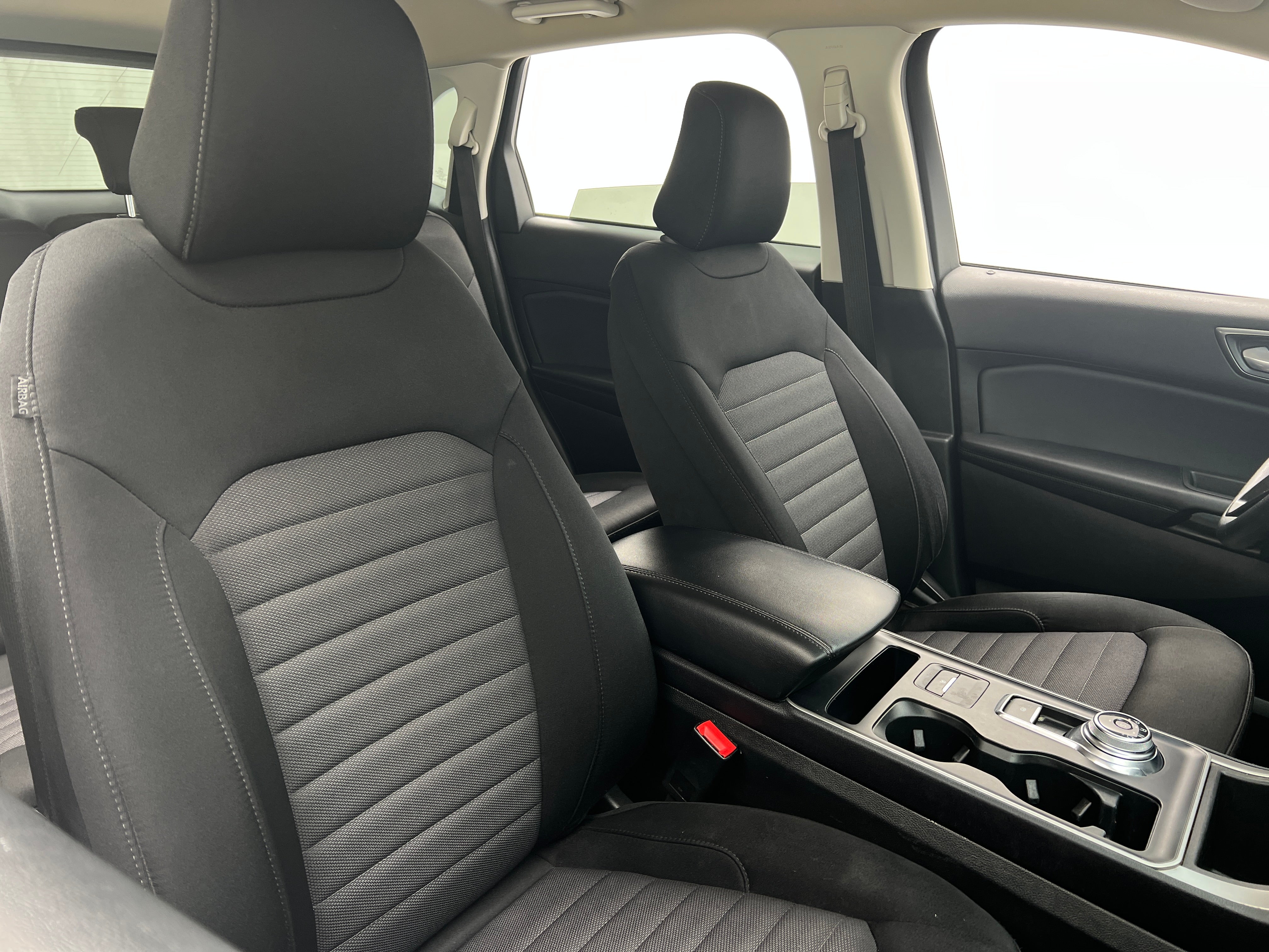 2022 Ford Edge SE 2