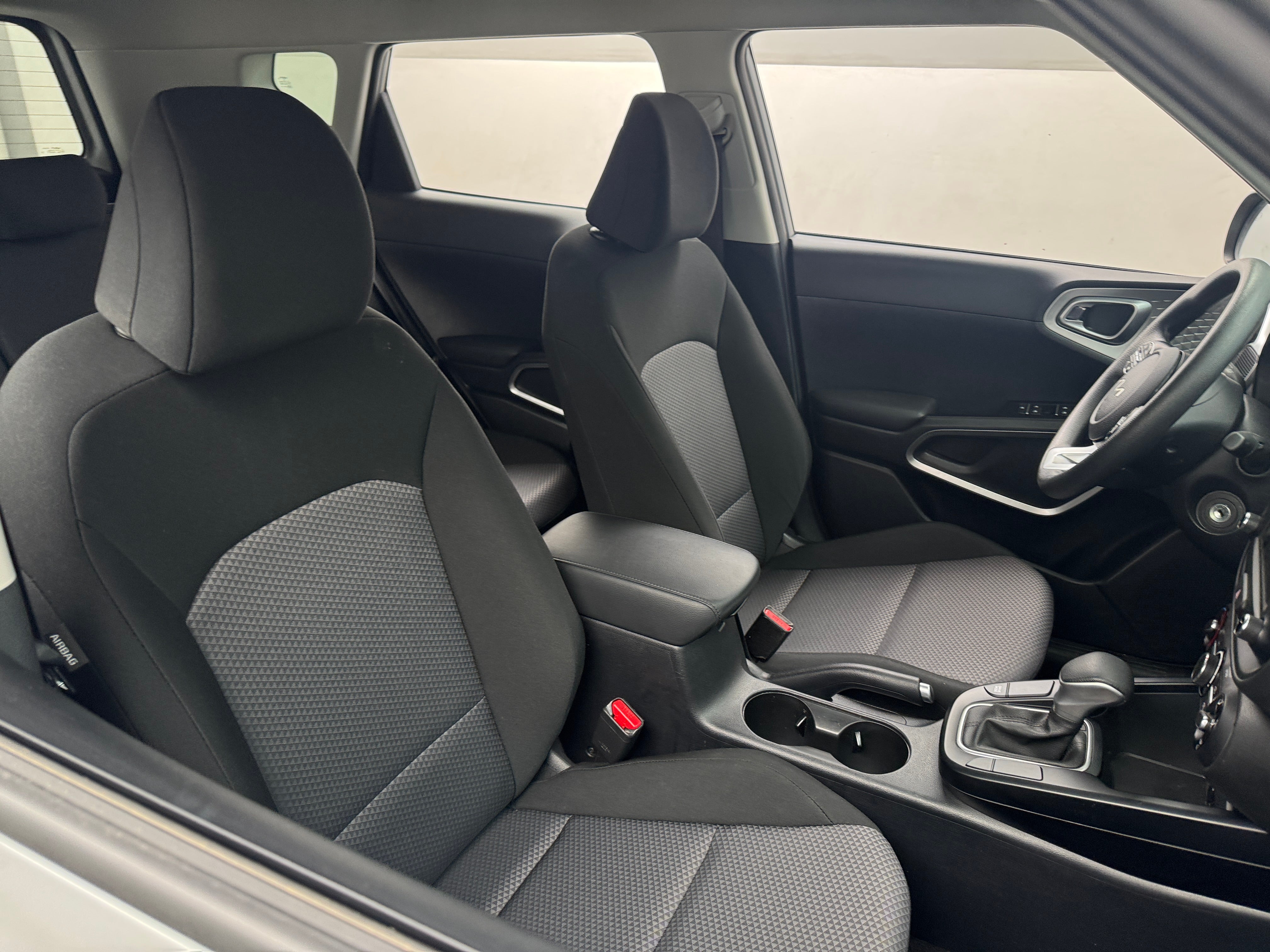 2024 Kia Soul LX 2