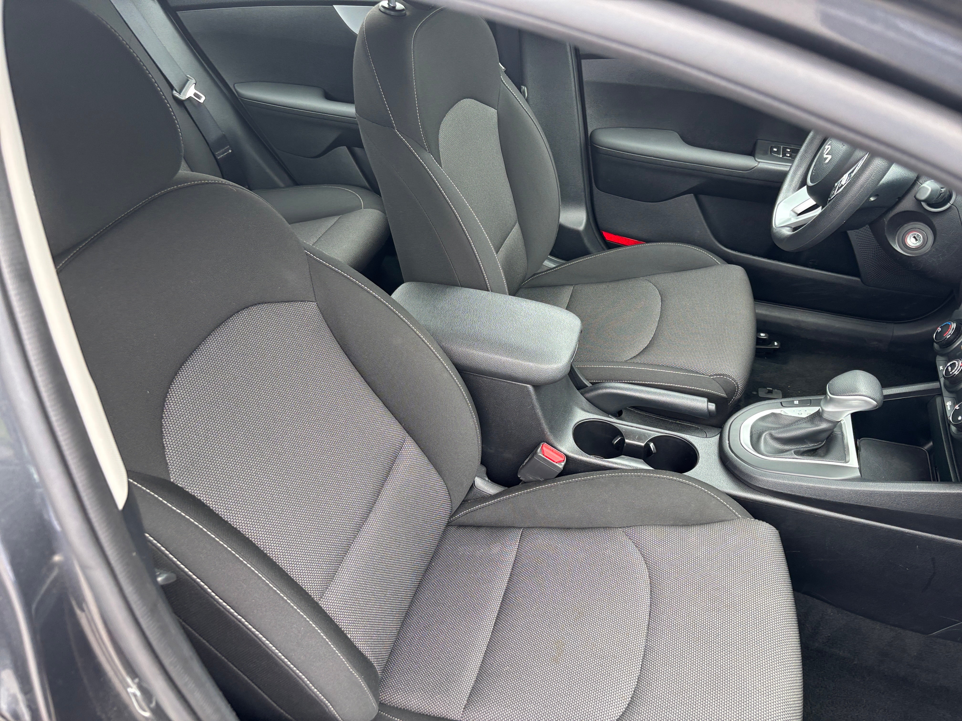 2024 Kia Forte LXS 2