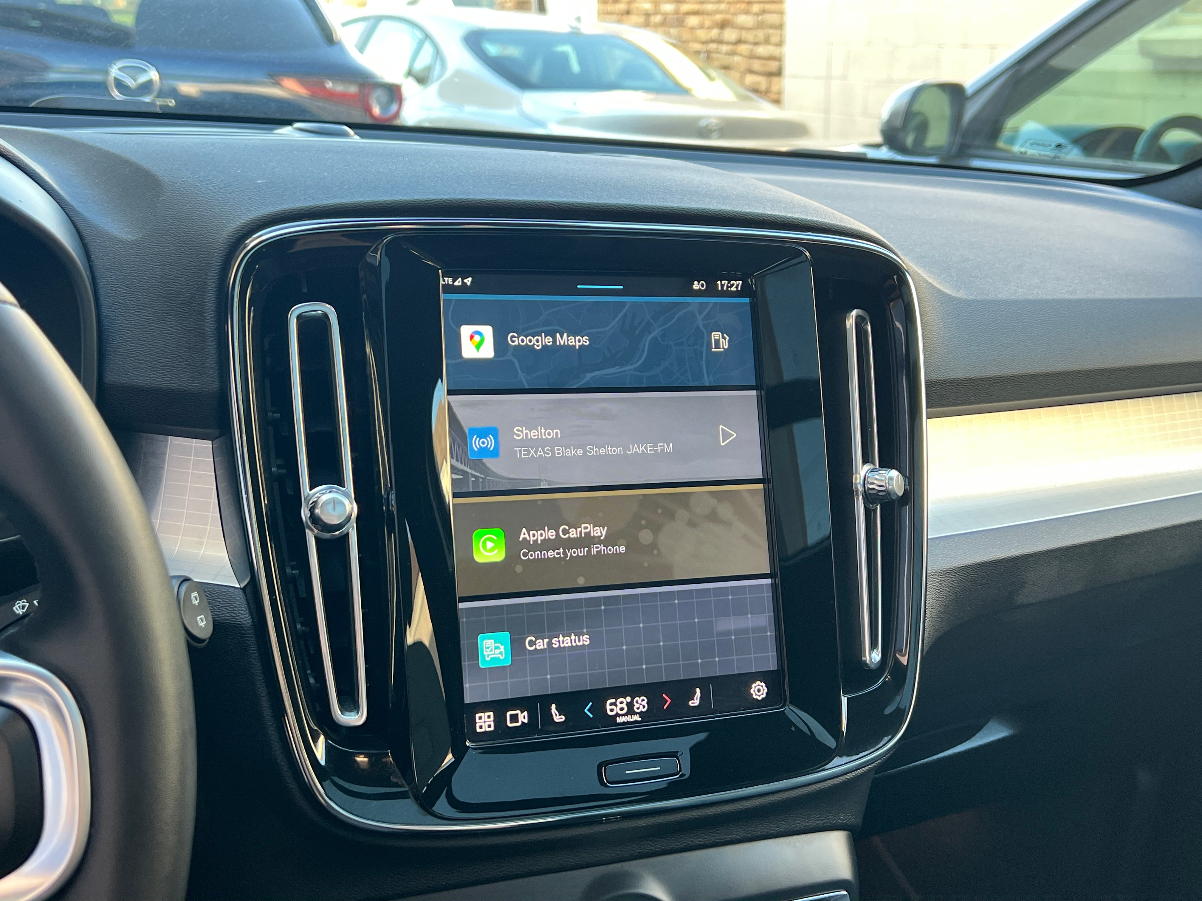2024 Volvo XC40 B5 Core 4