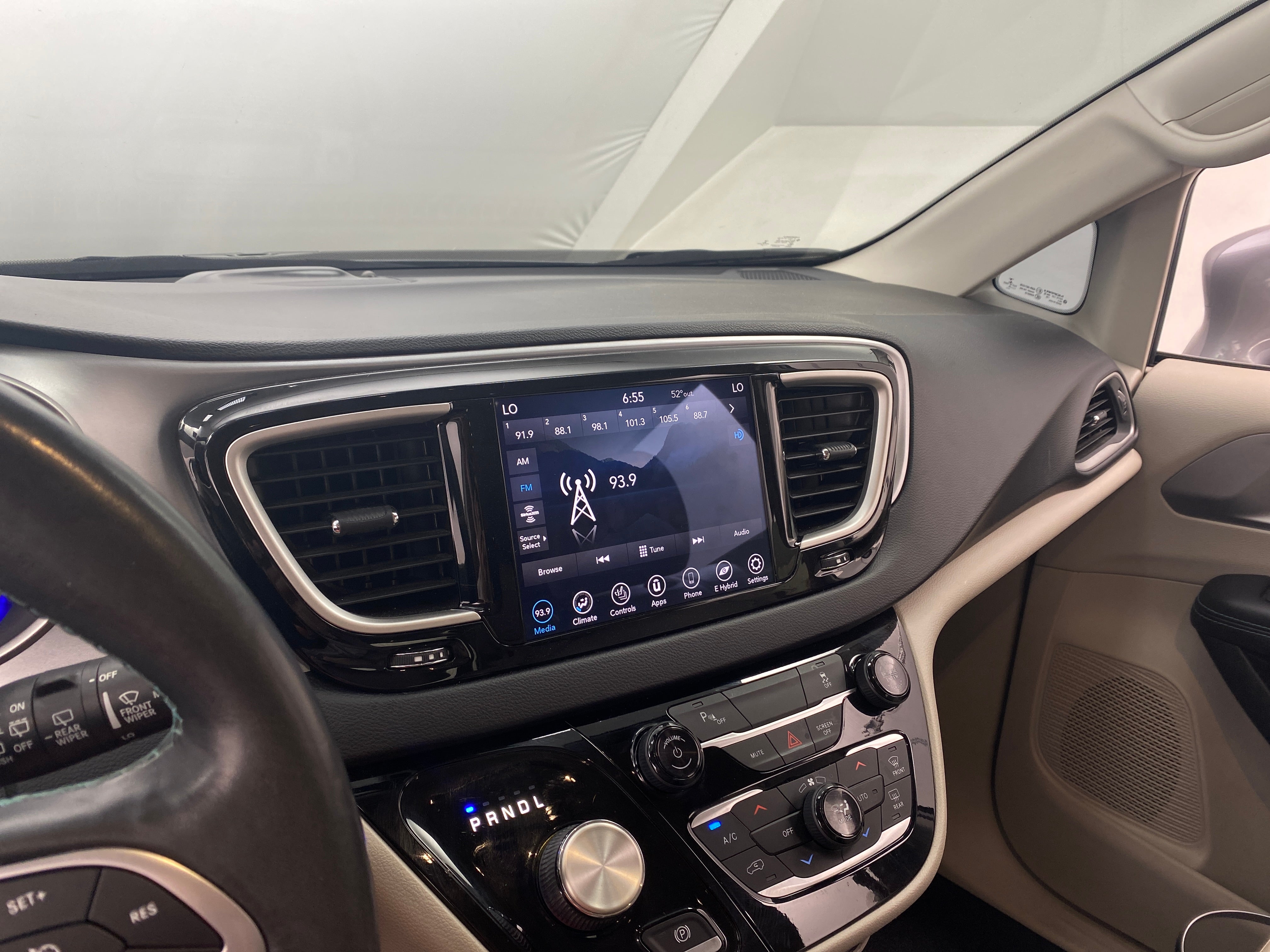 2020 Chrysler Pacifica Hybrid Touring L 3