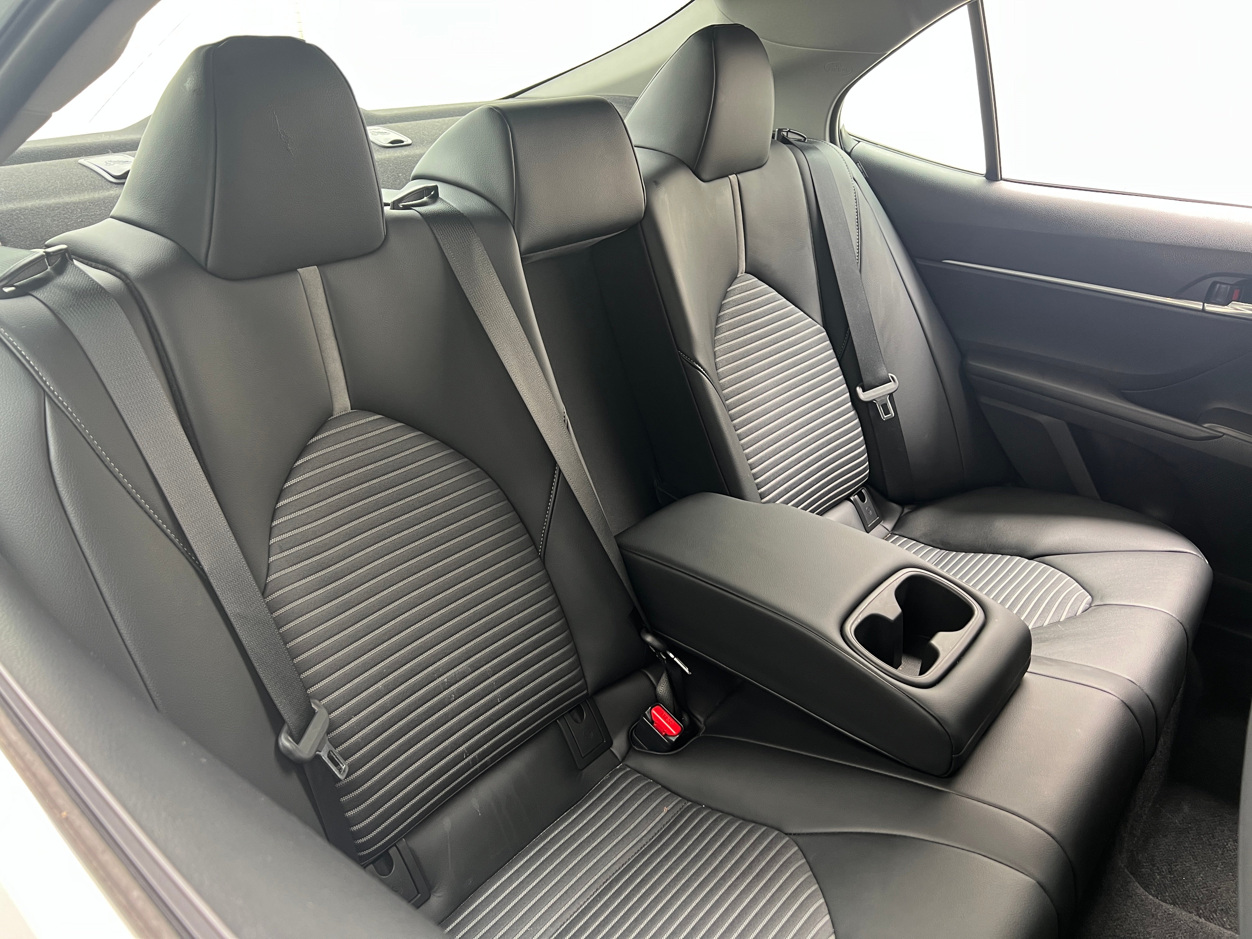 2022 Toyota Camry SE 6