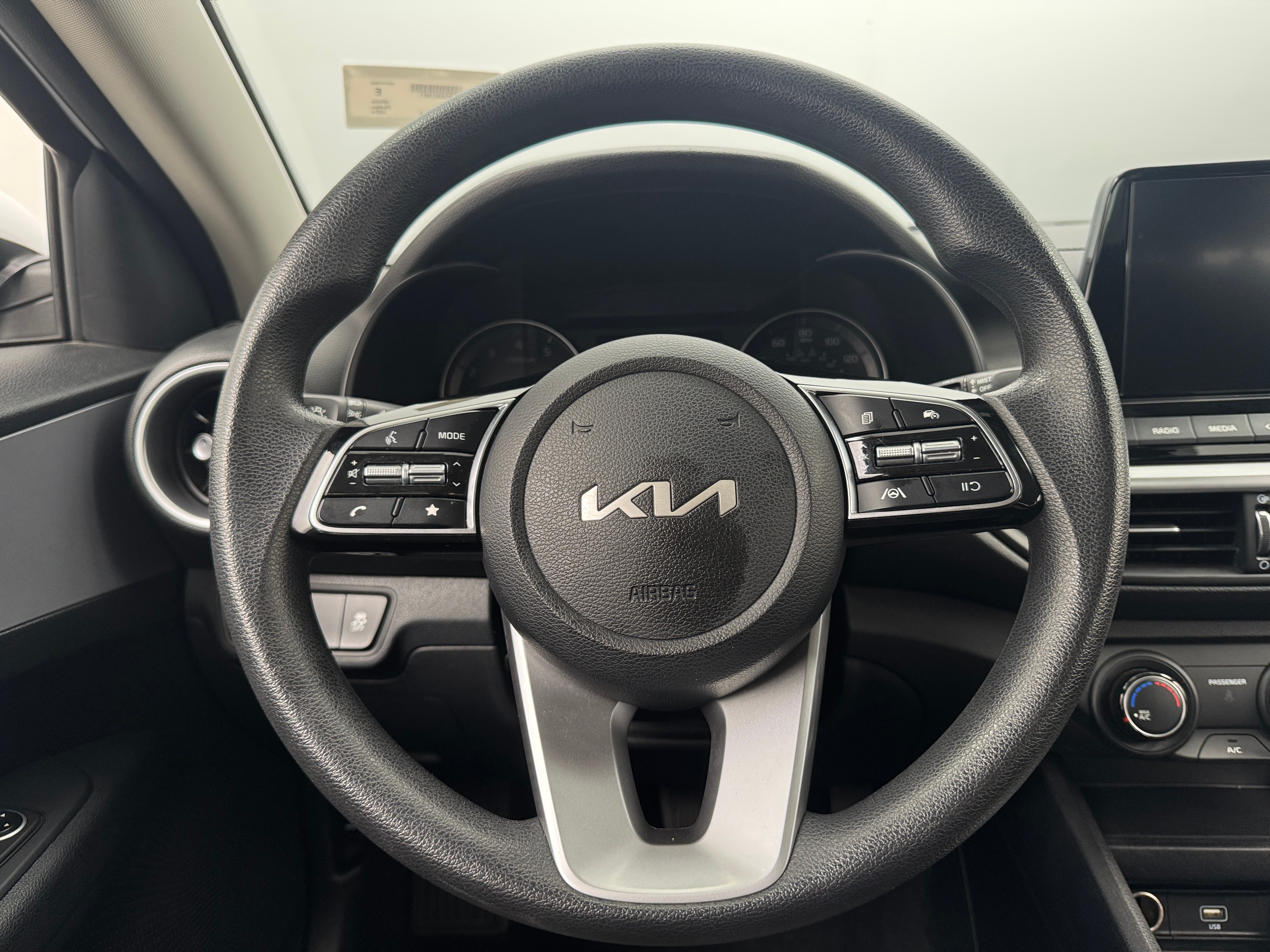 2024 Kia Forte LXS 5