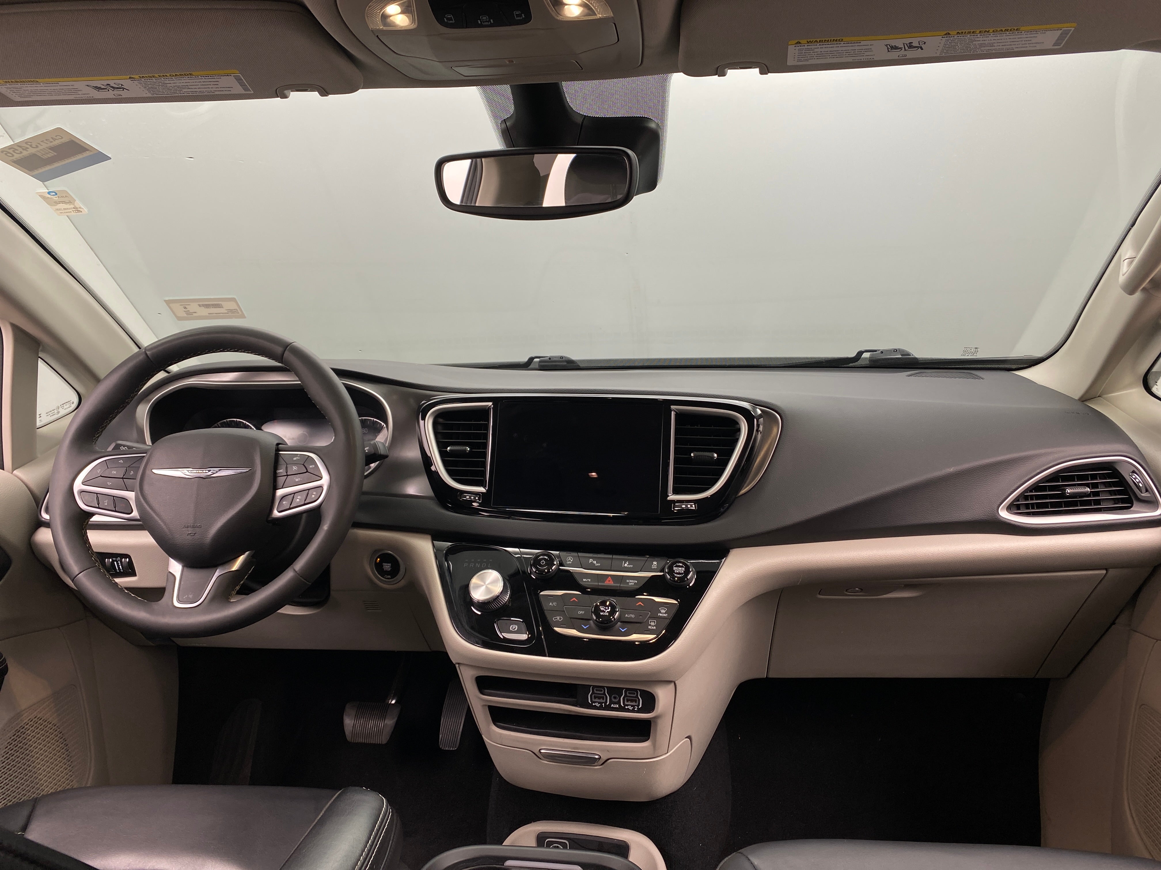 2023 Chrysler Pacifica Touring L 2