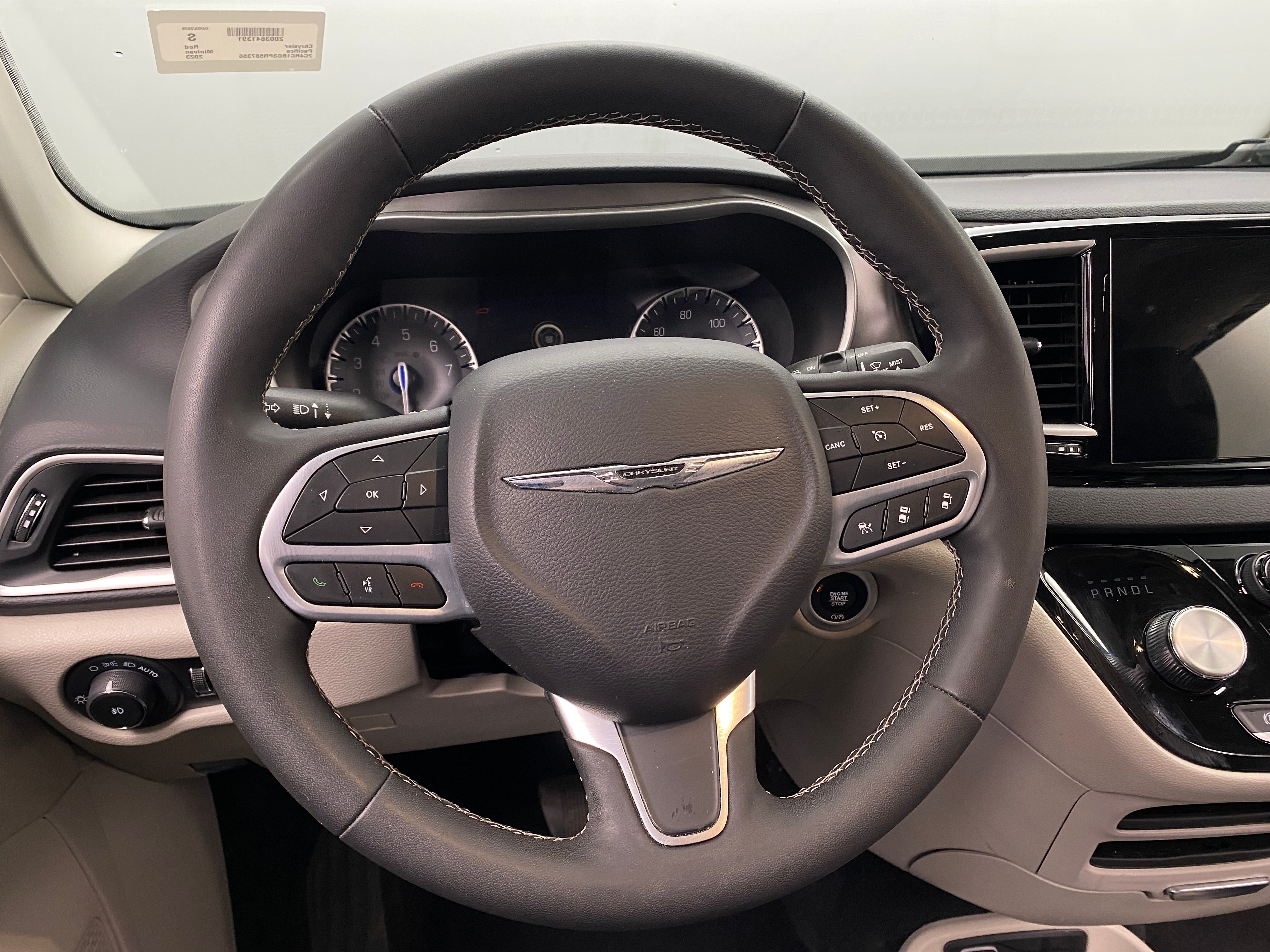 2023 Chrysler Pacifica Touring L 4