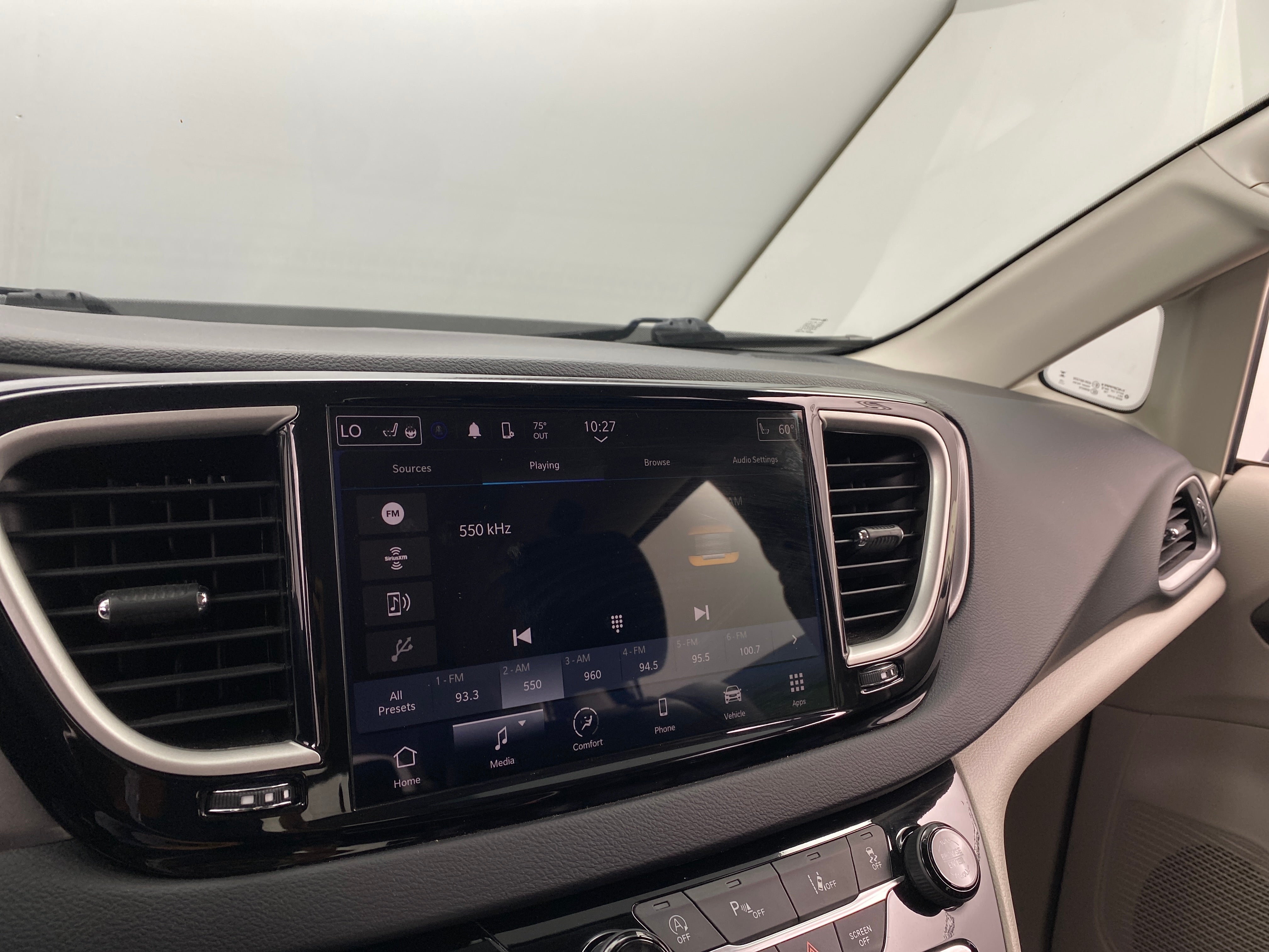 2023 Chrysler Pacifica Touring L 3