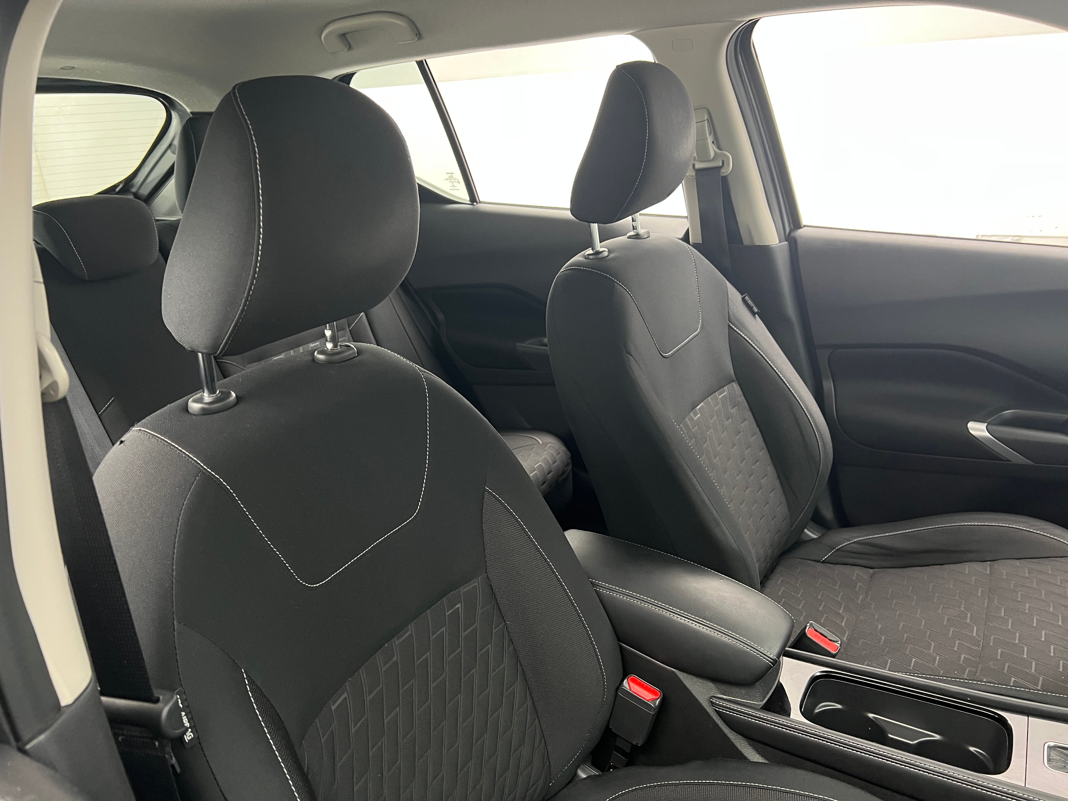 2022 Nissan Kicks SV 2