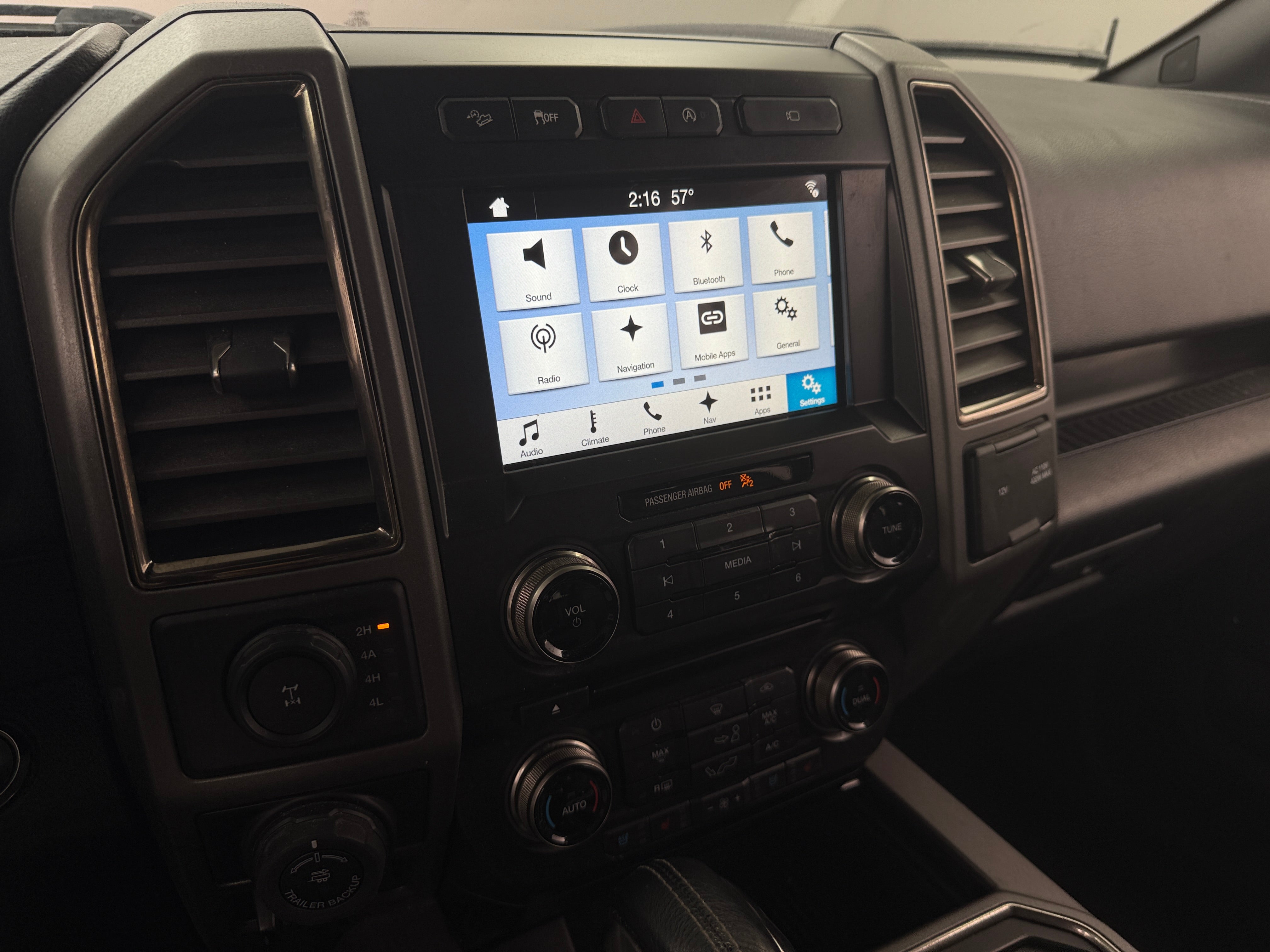 2017 Ford Econoline E-150 4