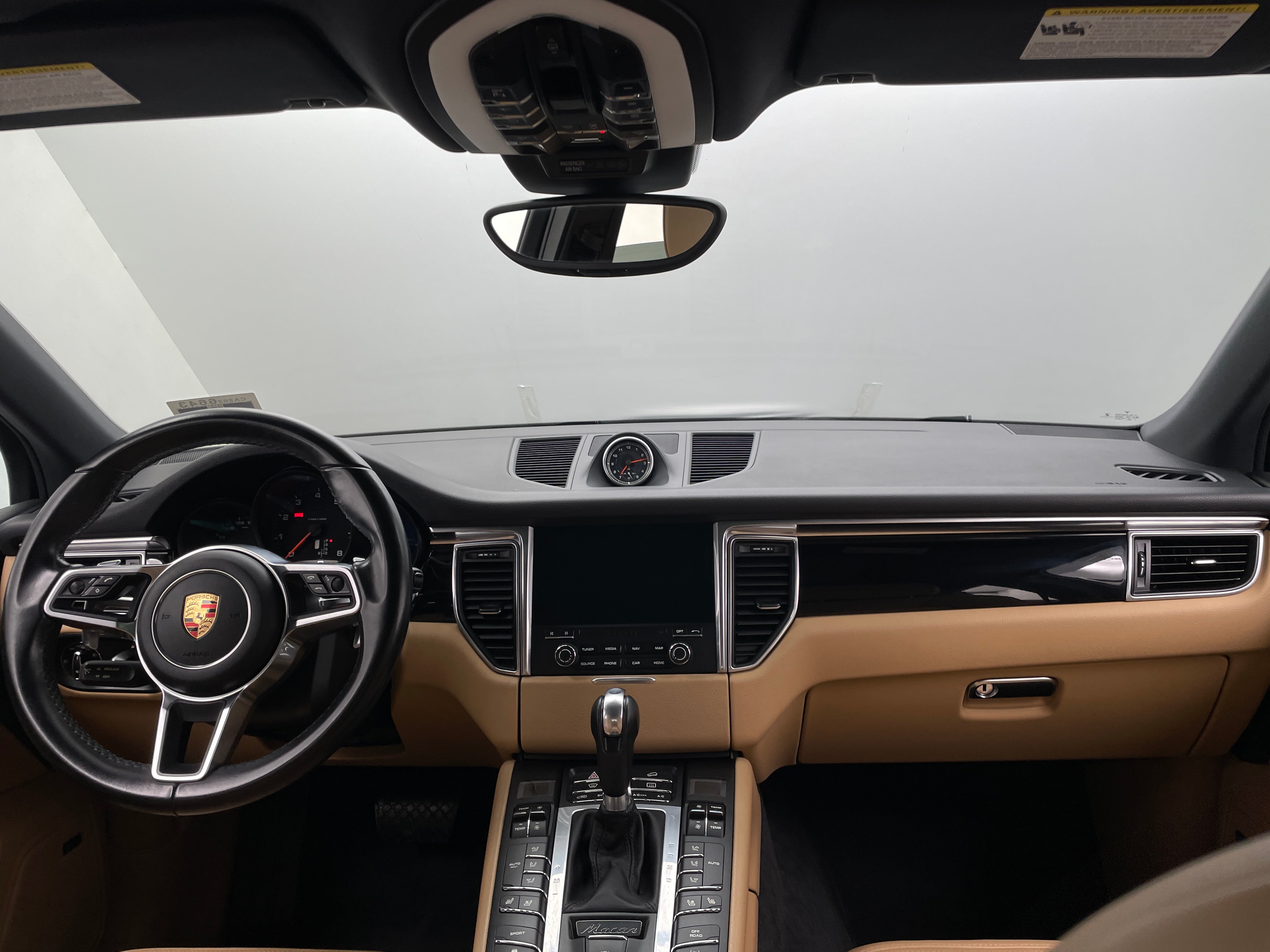 2017 Porsche Macan Base 2