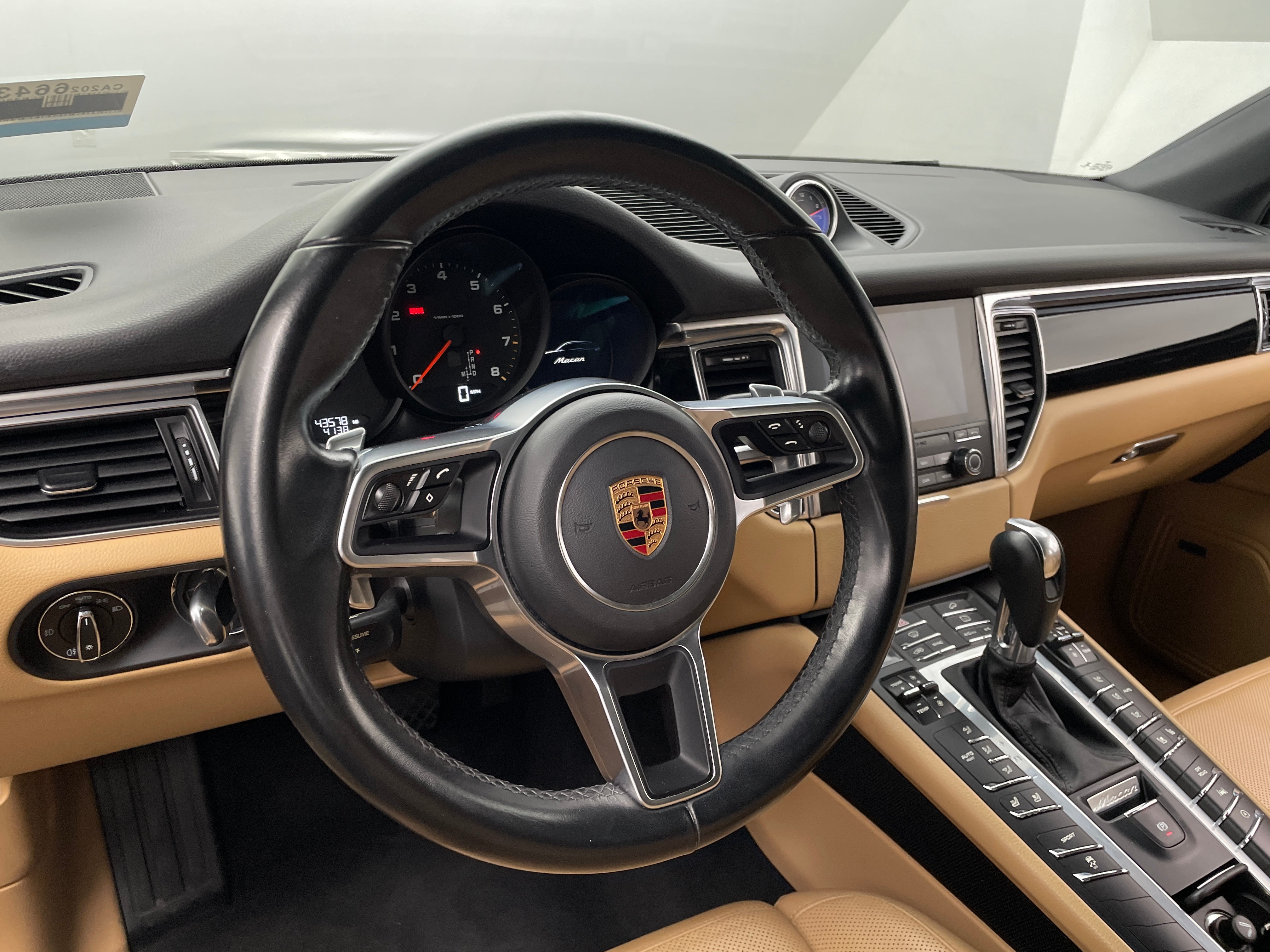 2017 Porsche Macan Base 4
