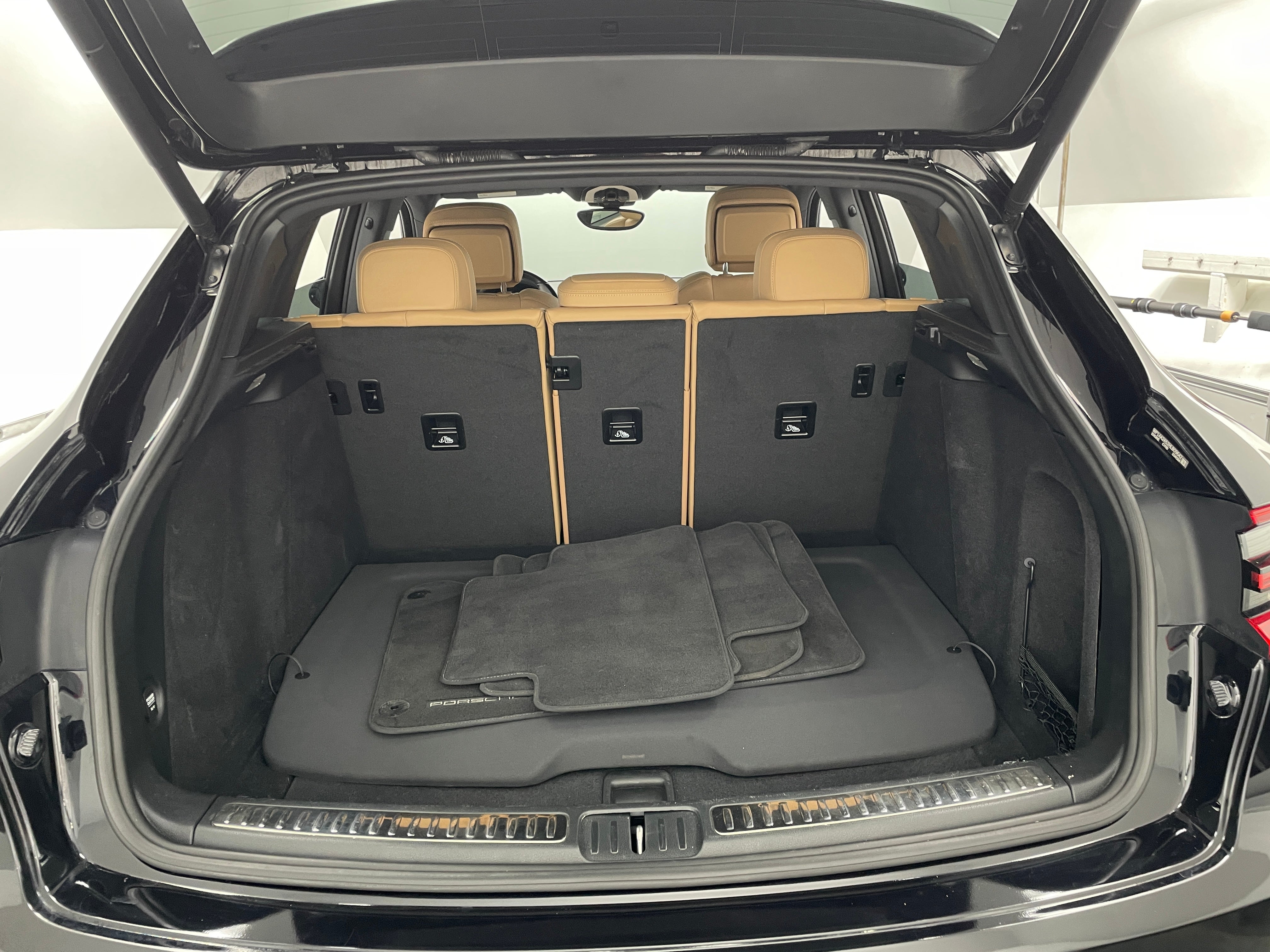 2017 Porsche Macan Base 6