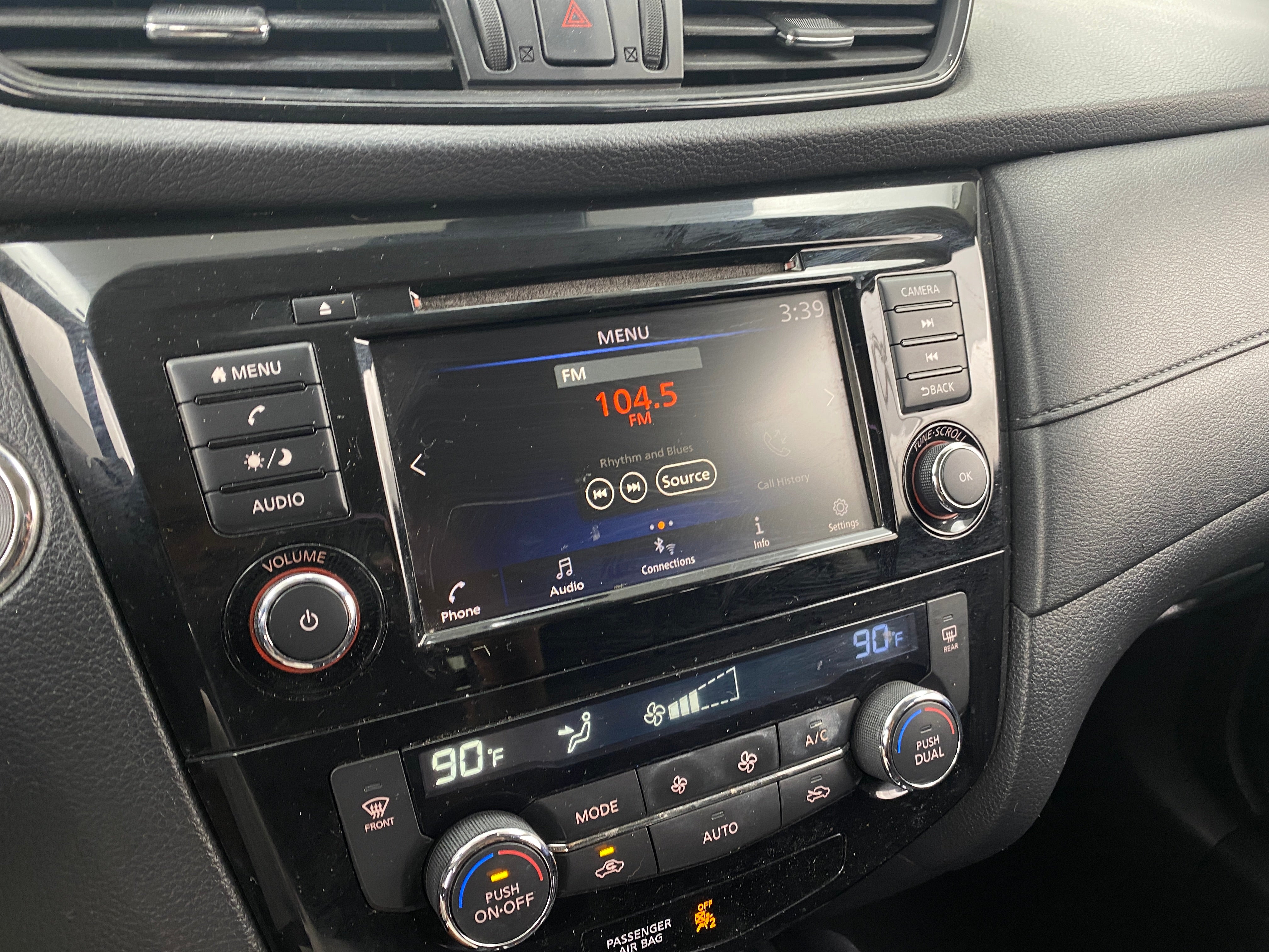 2019 Nissan Rogue SV 4