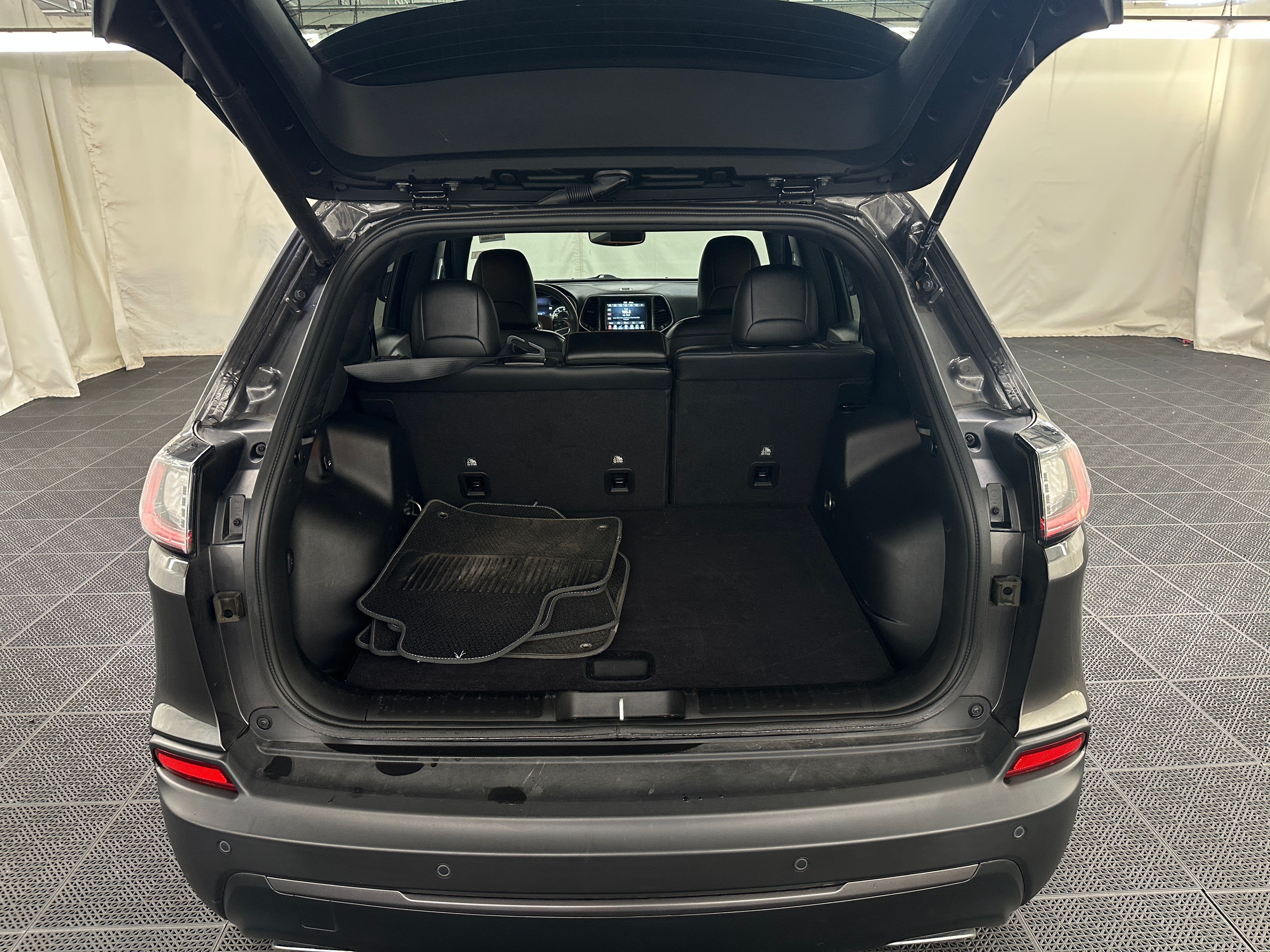 2021 Jeep Cherokee 80th Anniversary 6