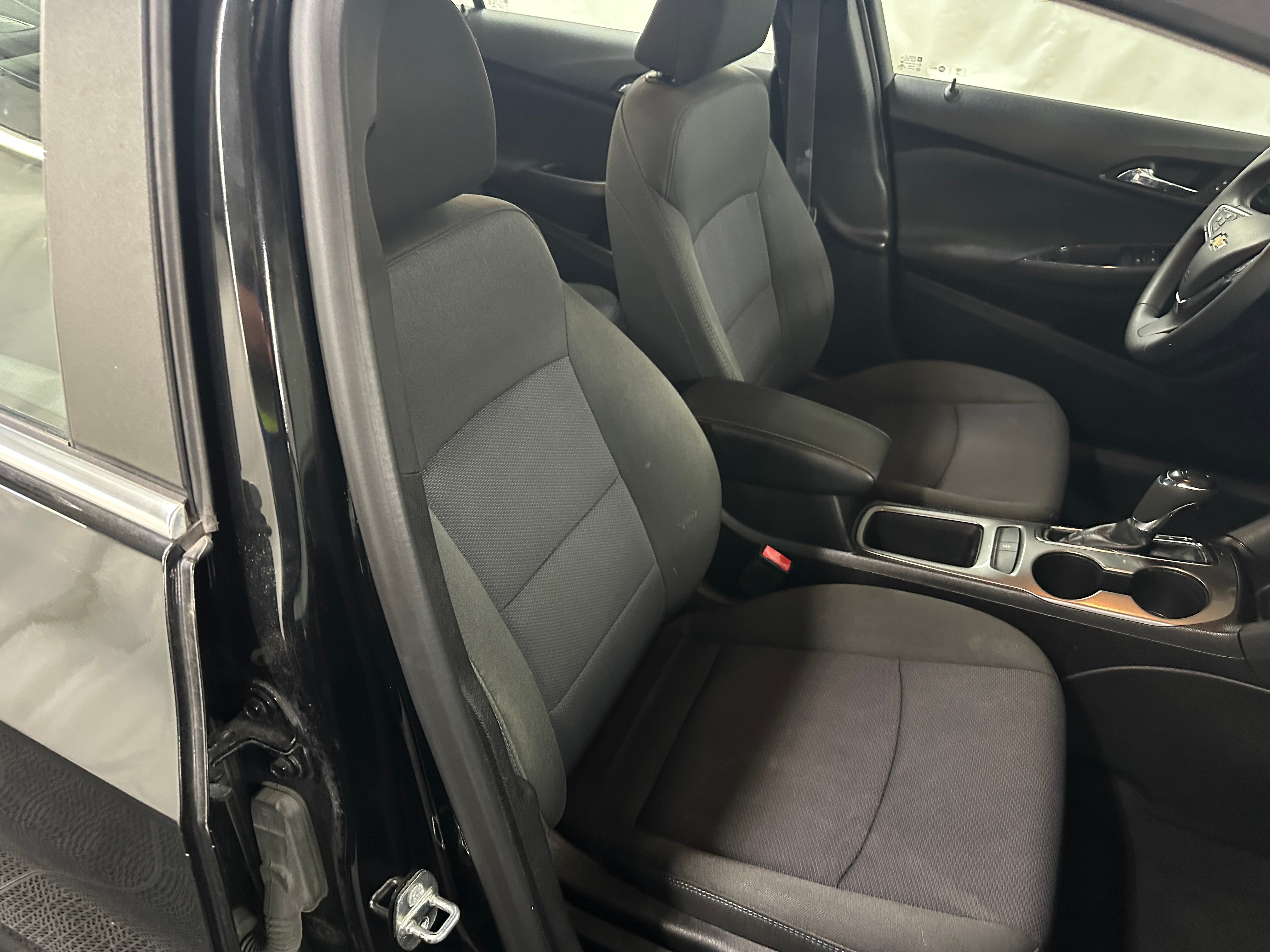 2017 Chevrolet Cruze LT 2