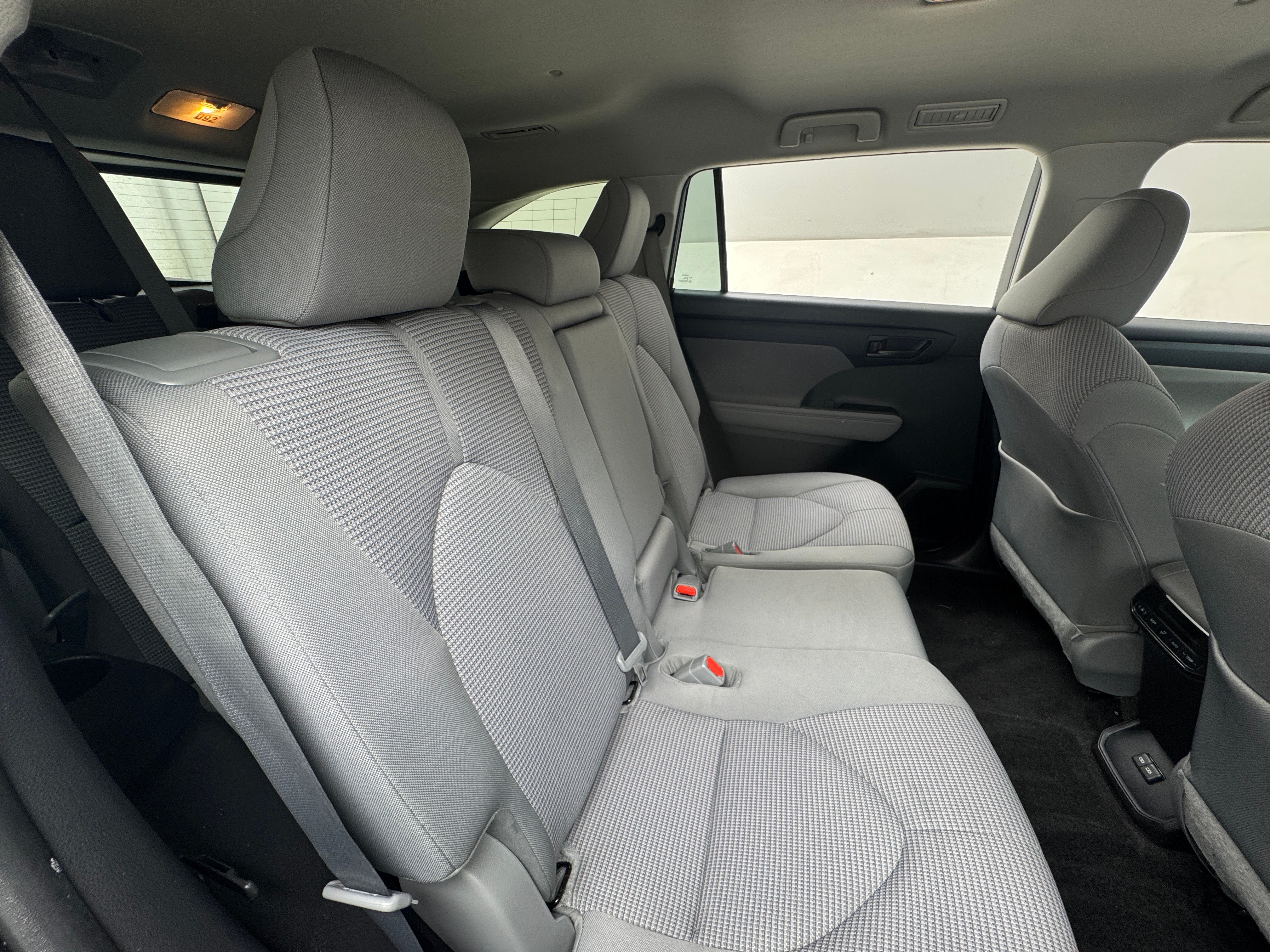 2023 Toyota Highlander LE 6