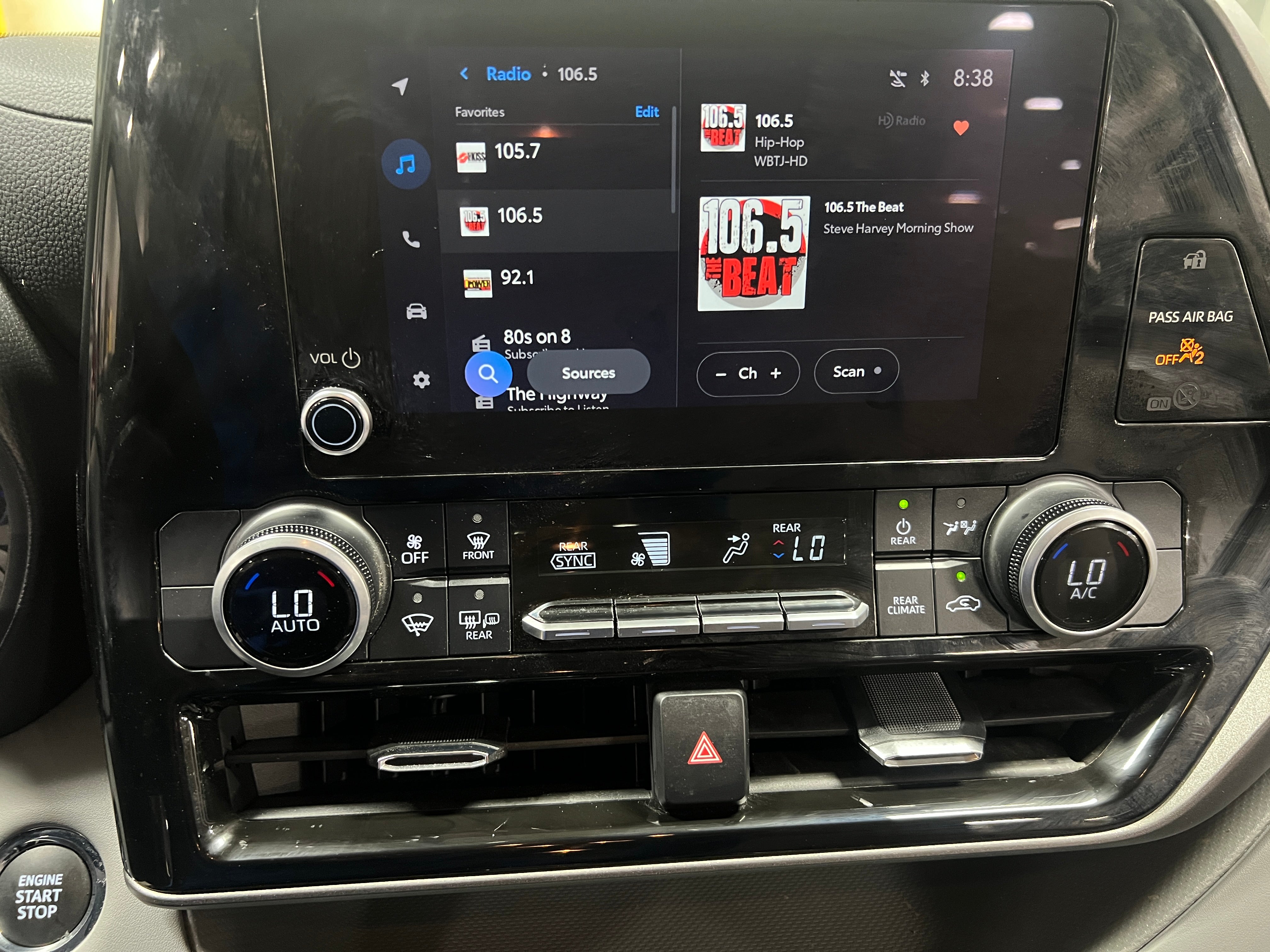 2023 Toyota Highlander LE 4