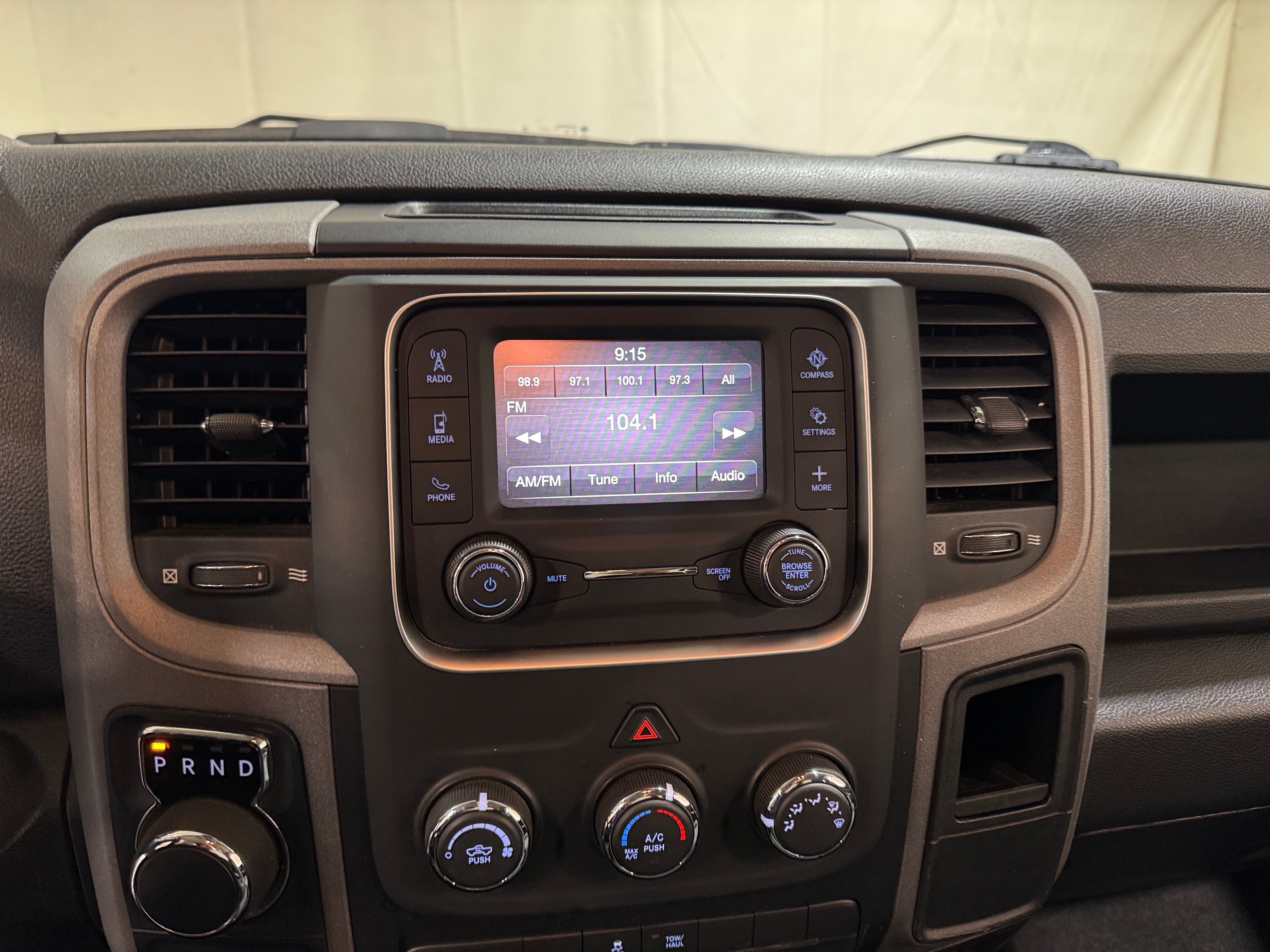 2021 RAM 1500 Classic Tradesman 3