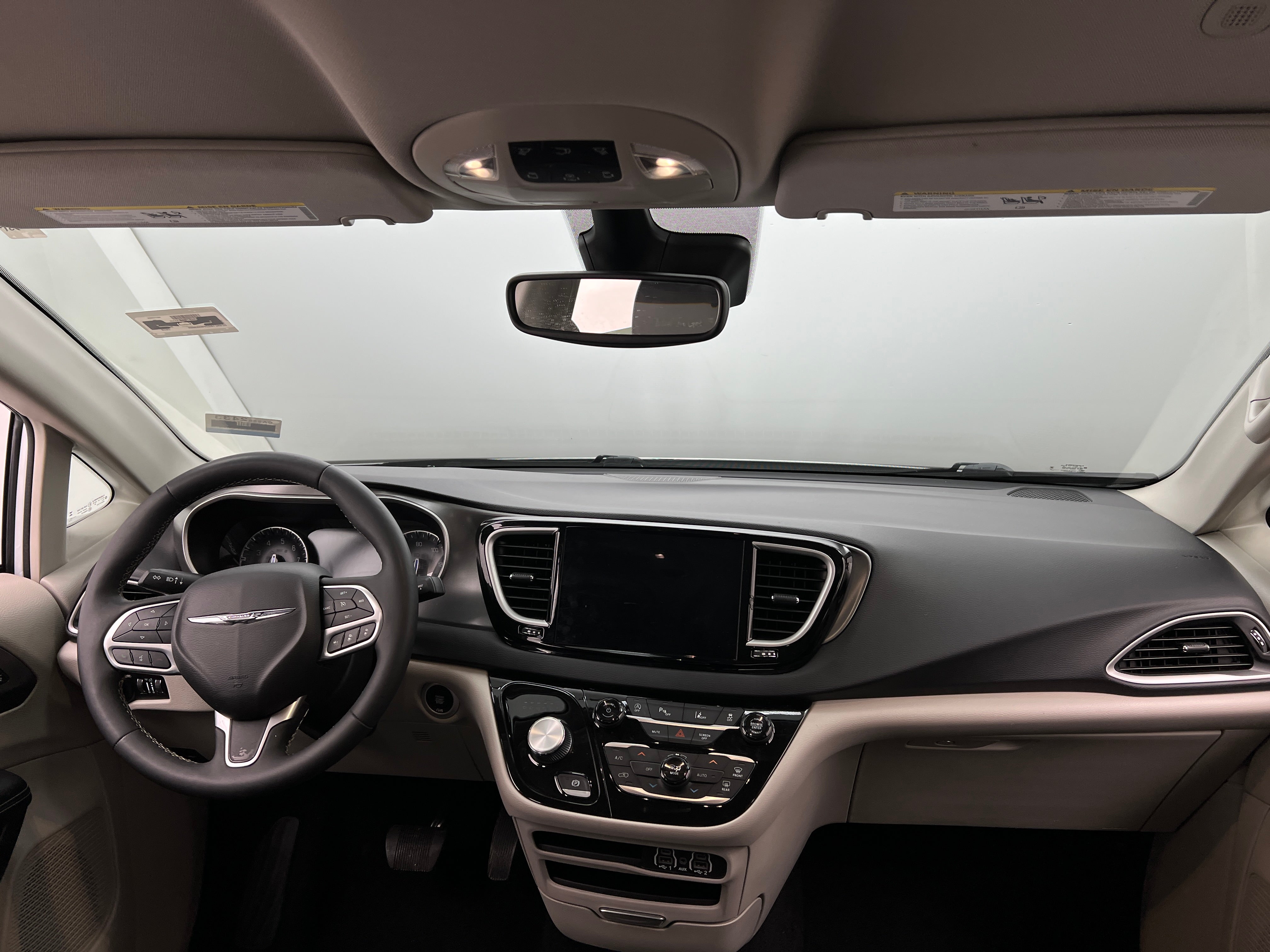 2023 Chrysler Pacifica Touring L 2