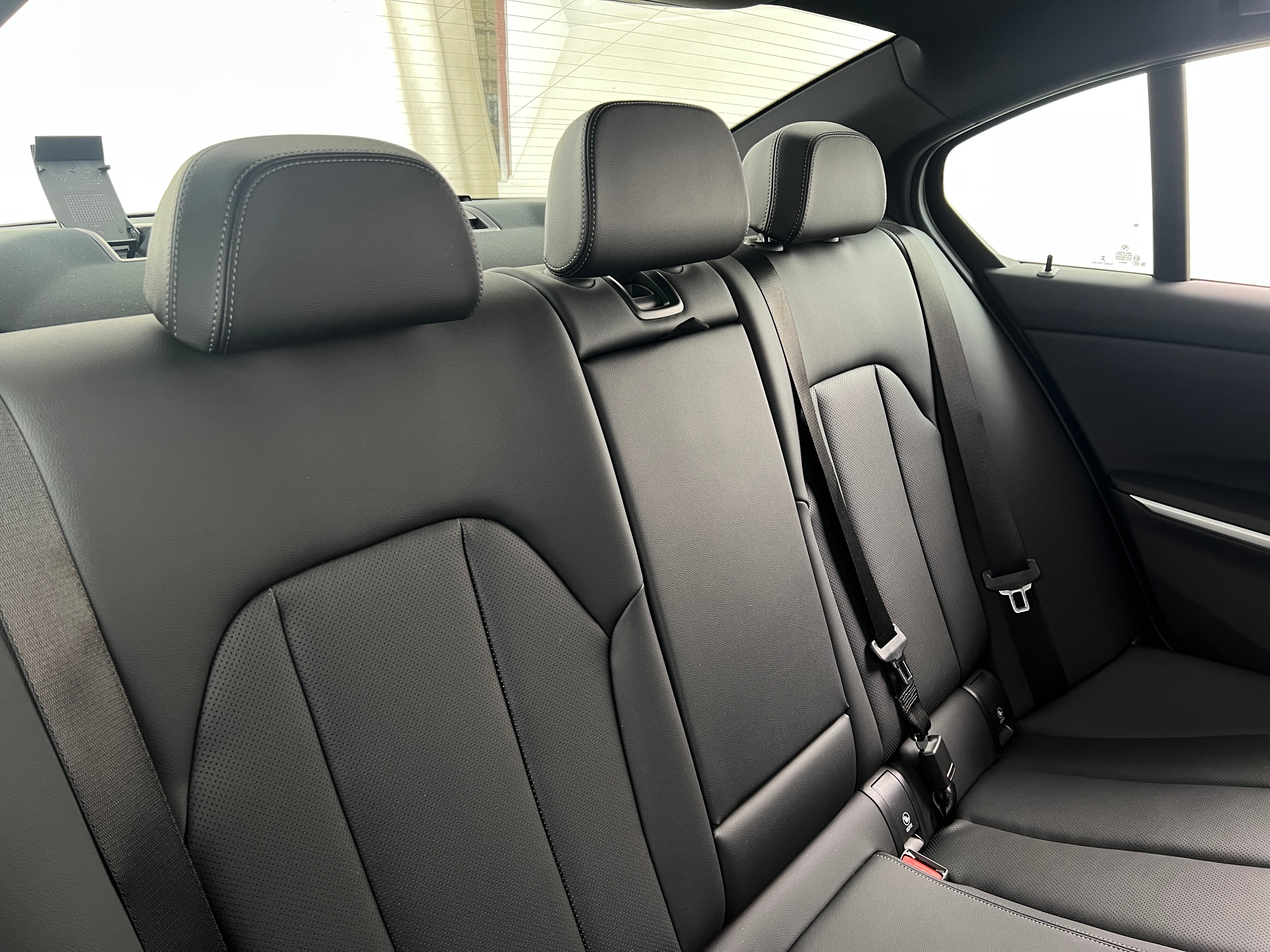 2024 BMW 3 Series 330i 5