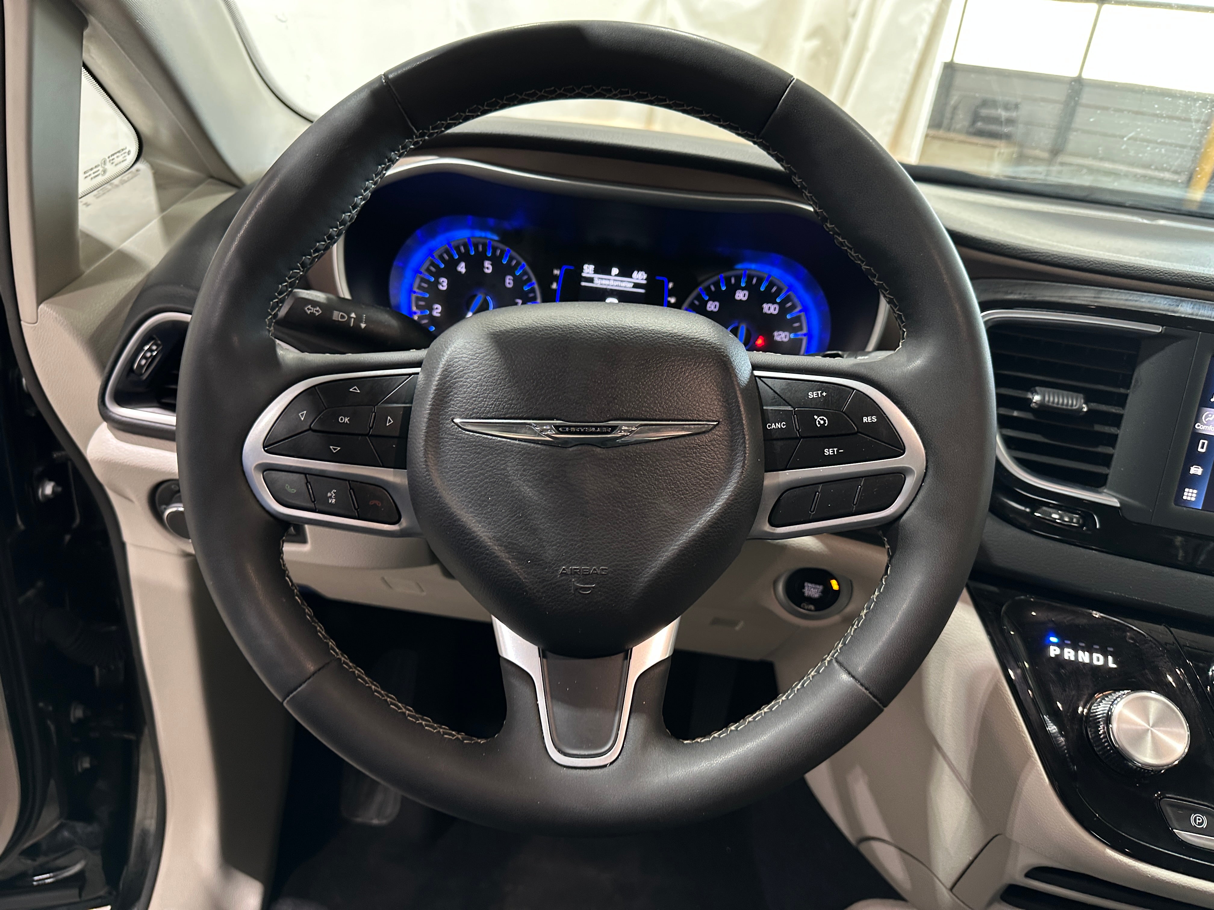 2024 Chrysler Voyager LX 5