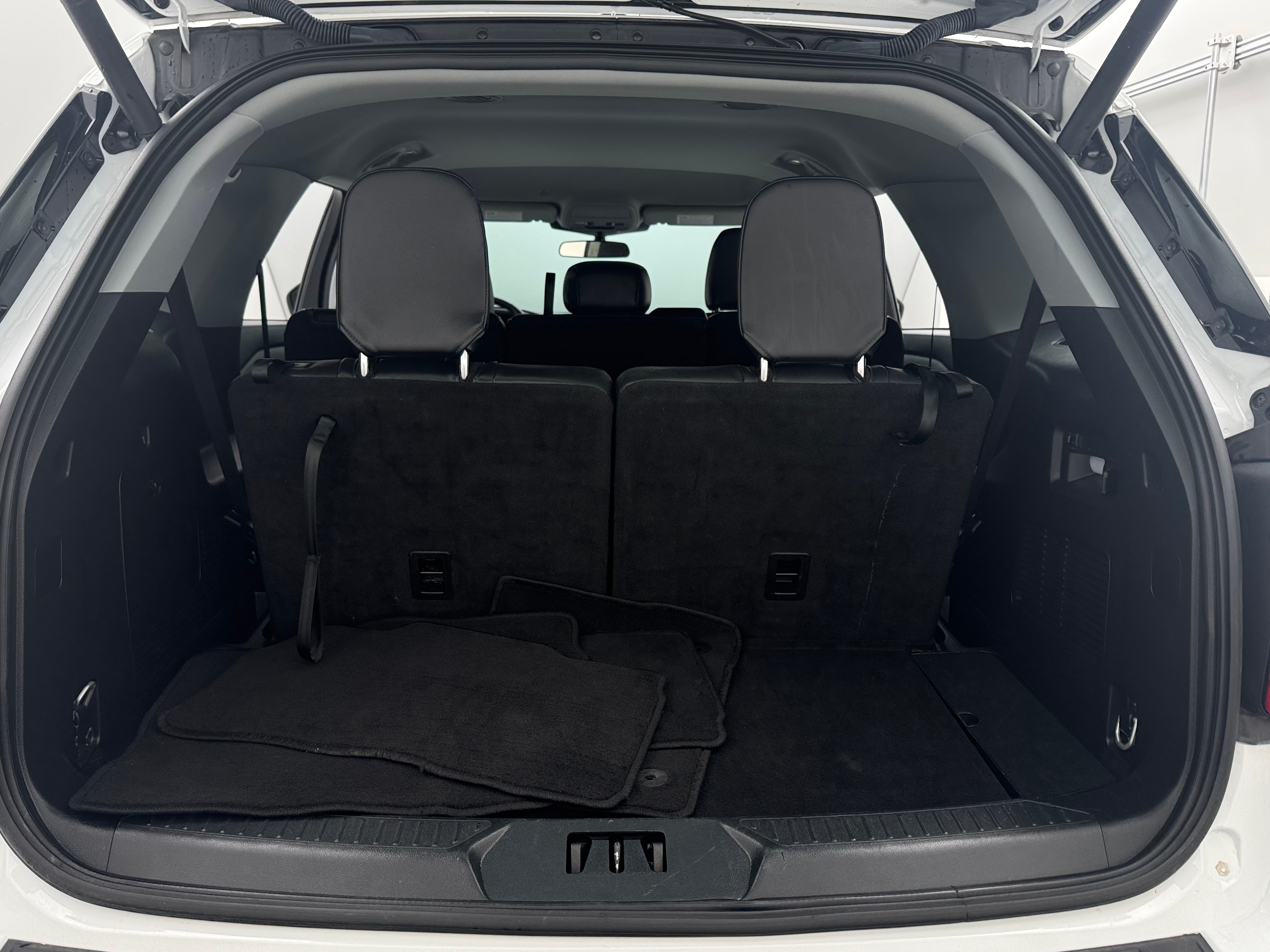 2023 Ford Explorer XLT 7