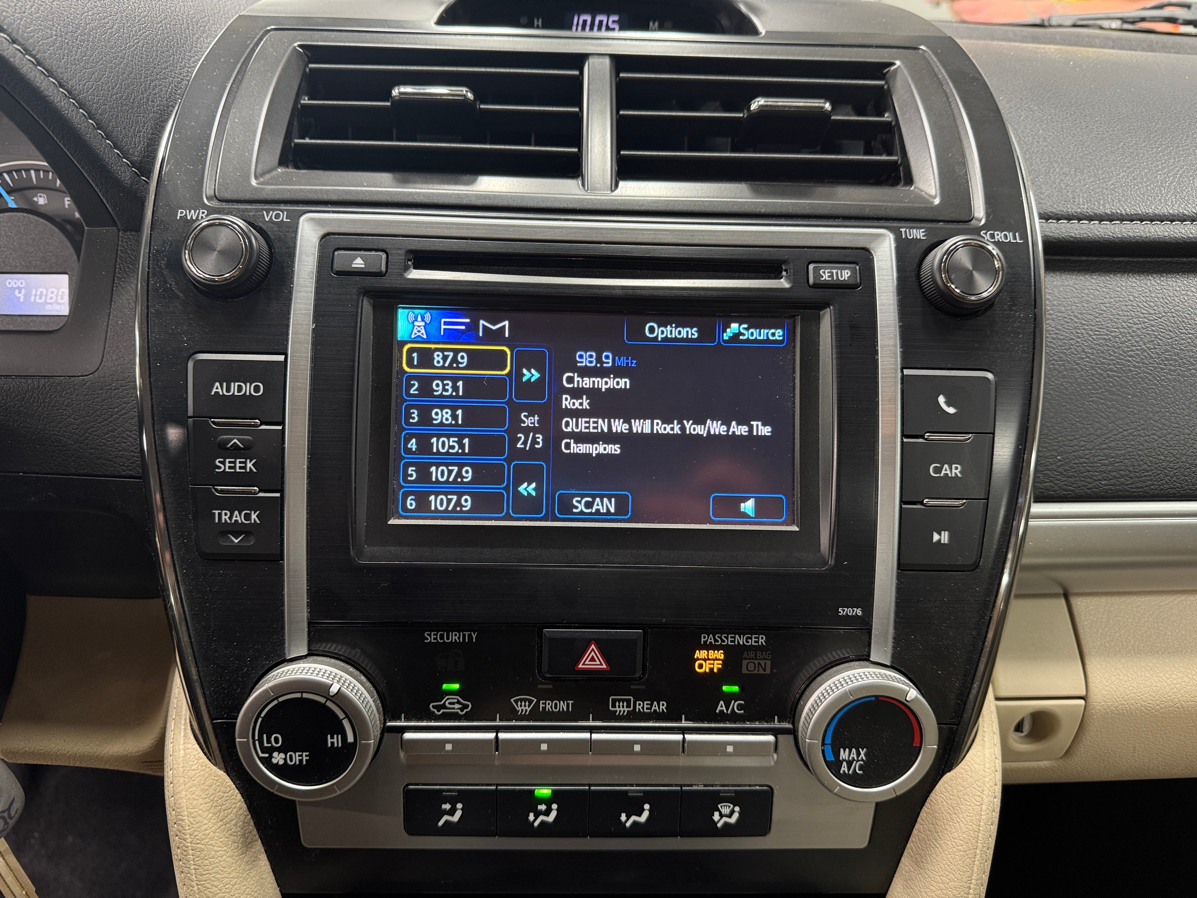2014 Toyota Camry LE 4