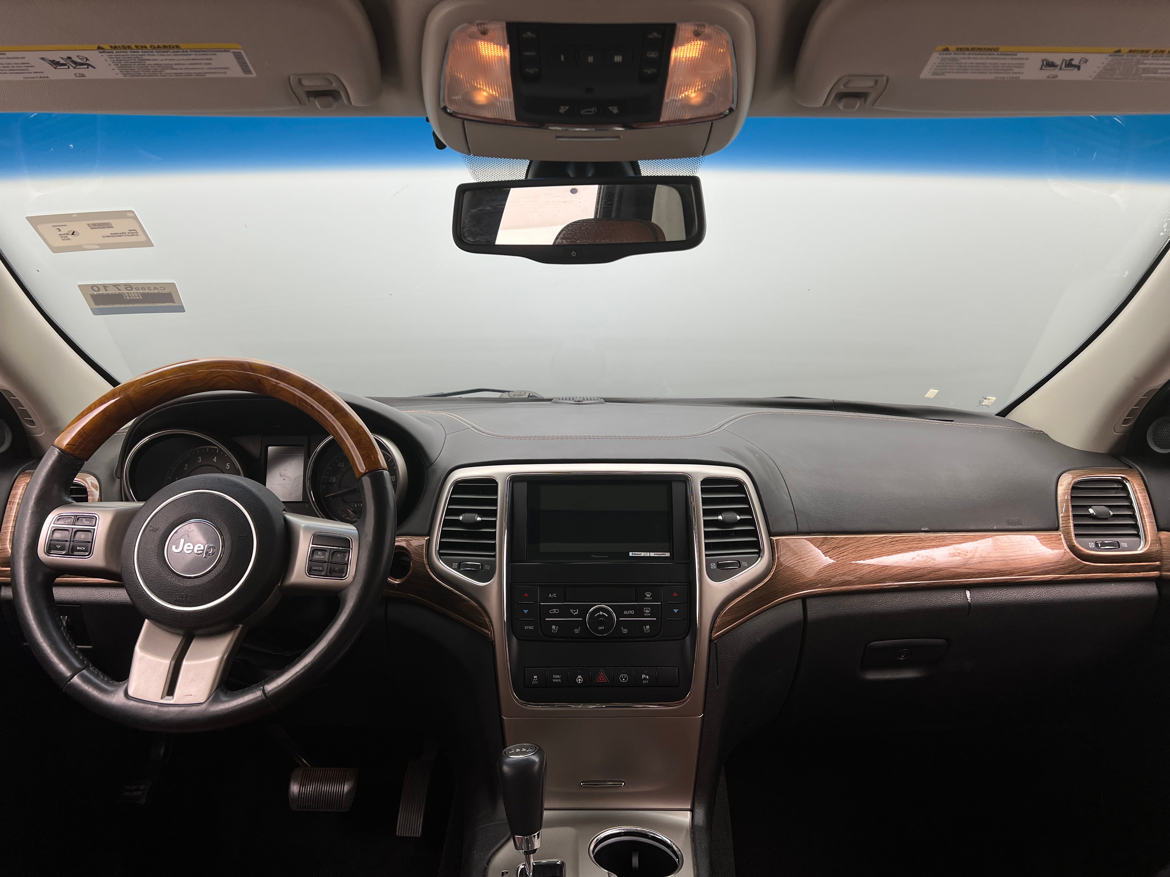 2013 Jeep Grand Cherokee Overland 2