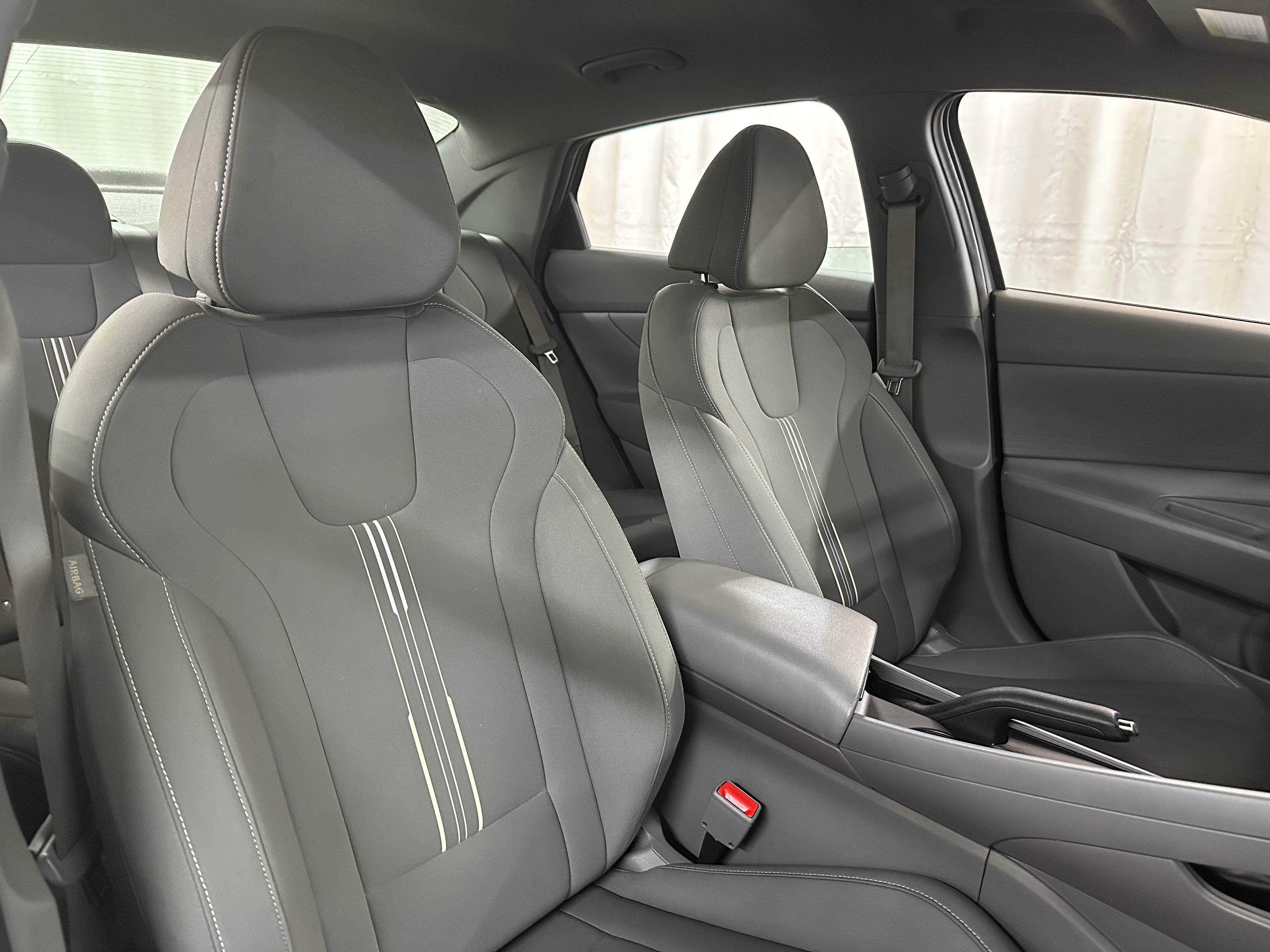 2024 Hyundai Elantra SEL 2