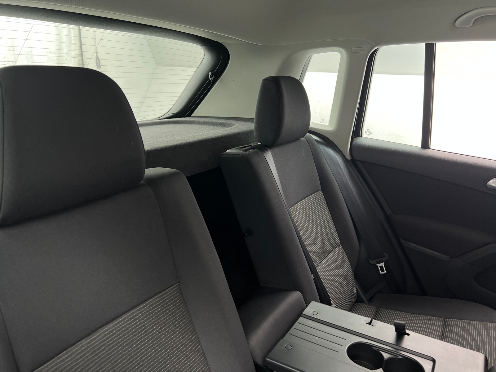 Thumbnail: 2017 Volkswagen Tiguan - 6
