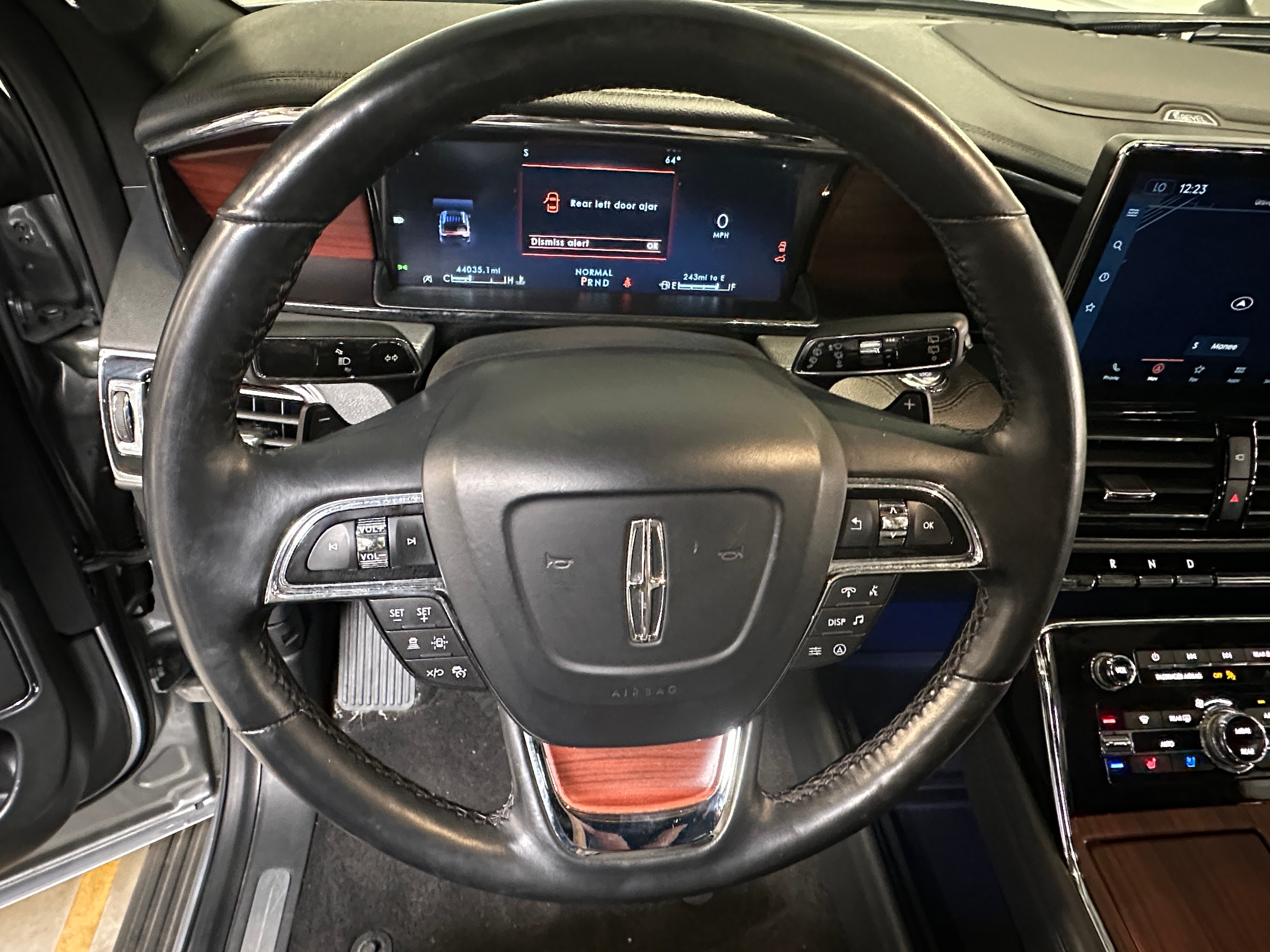 2023 Lincoln Navigator Standard 5