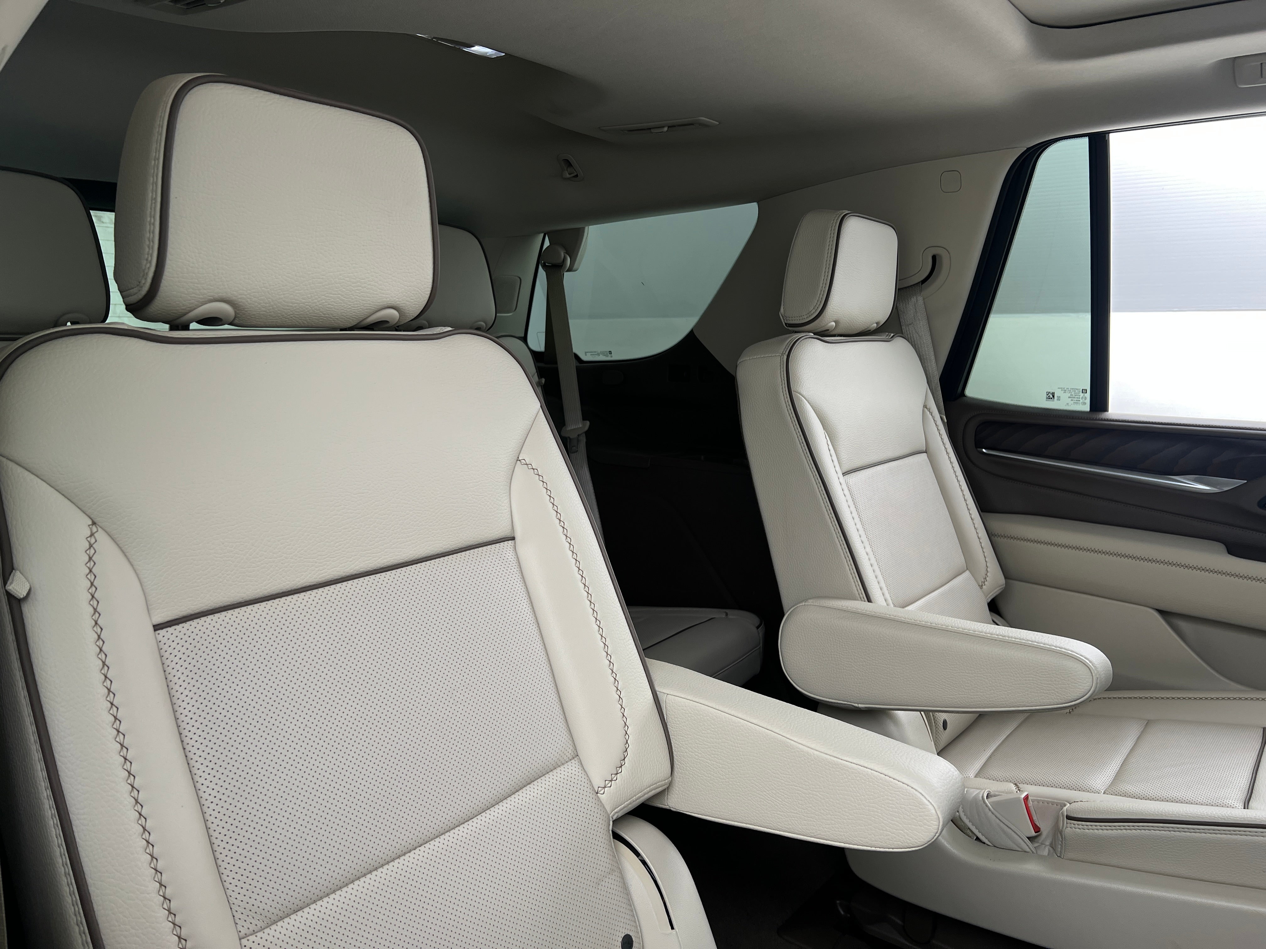2022 GMC Yukon Denali 5