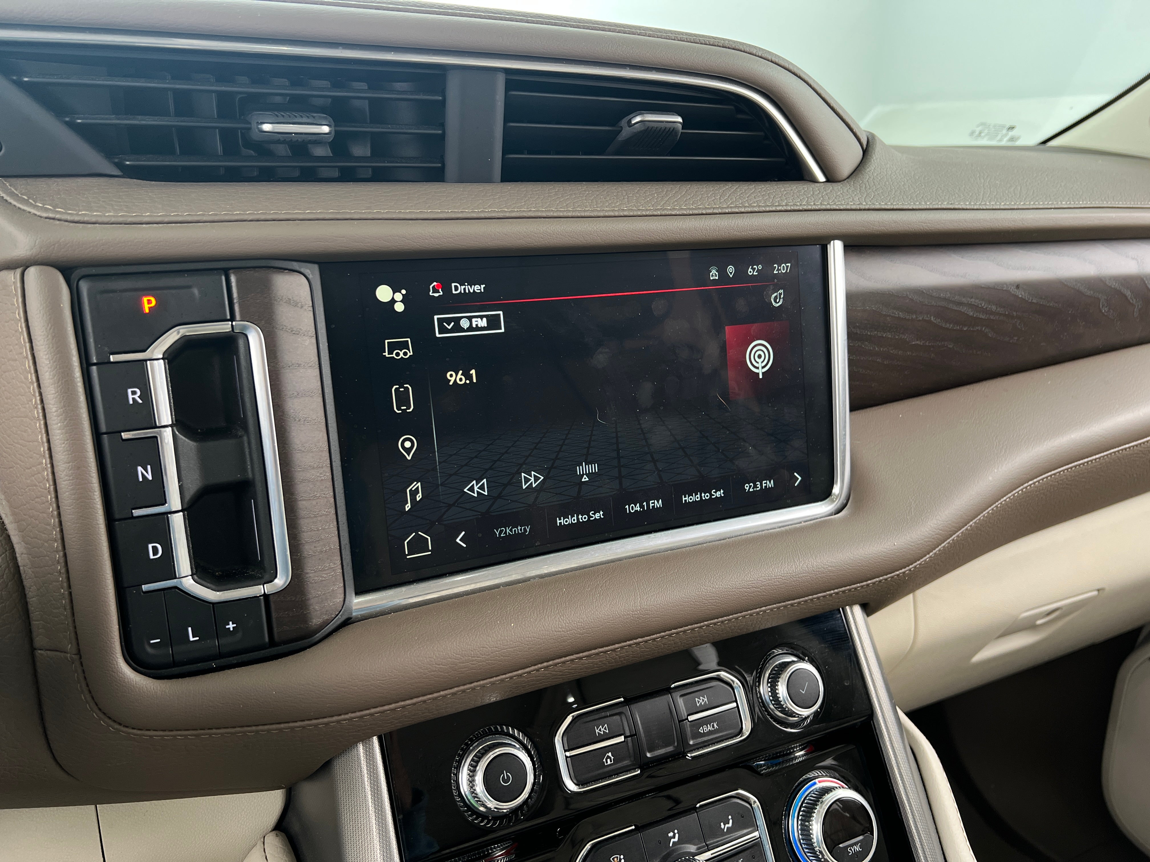 2022 GMC Yukon Denali 3