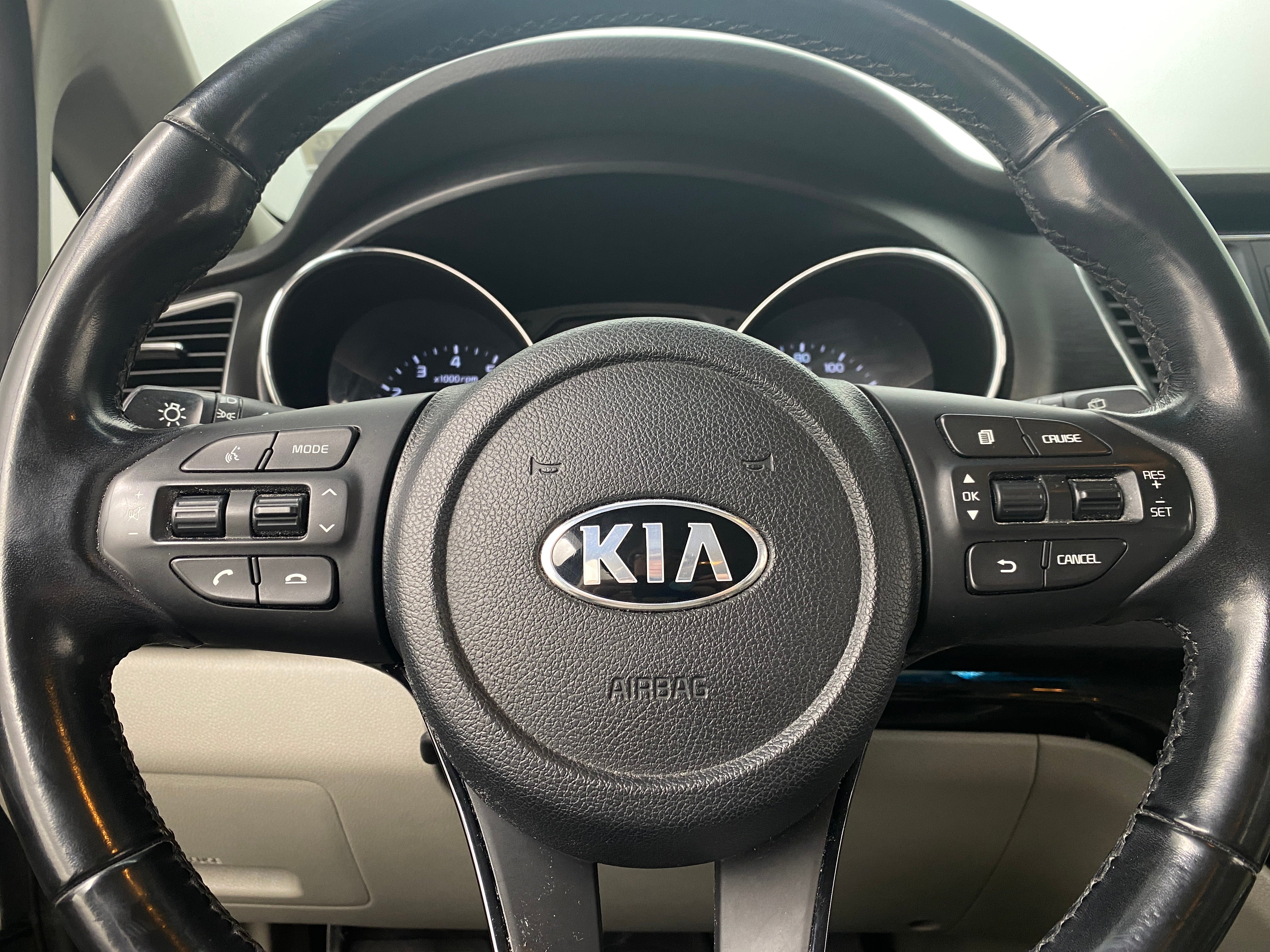 2019 Kia Sedona EX 4
