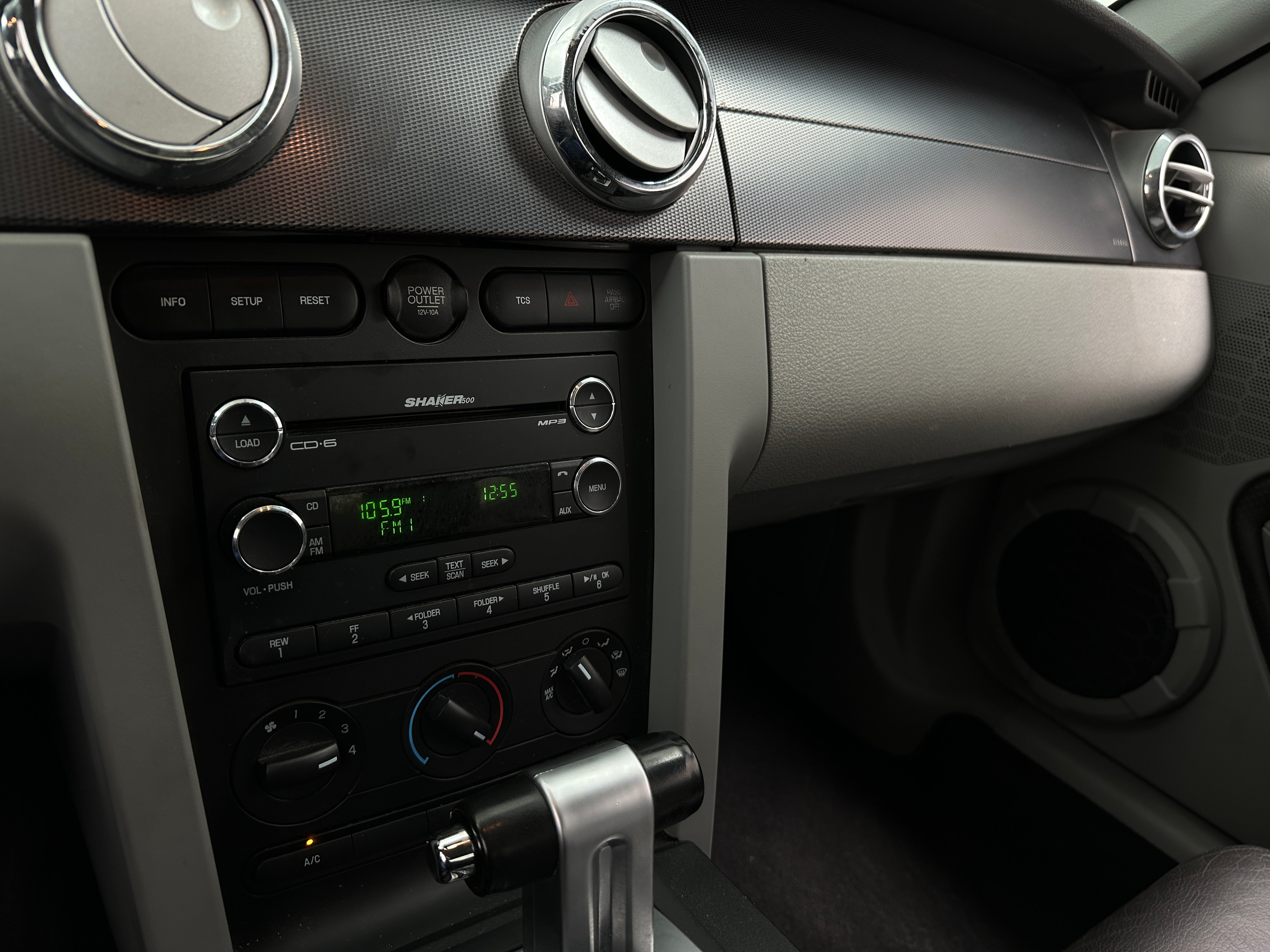 2009 Ford Mustang GT Premium 2