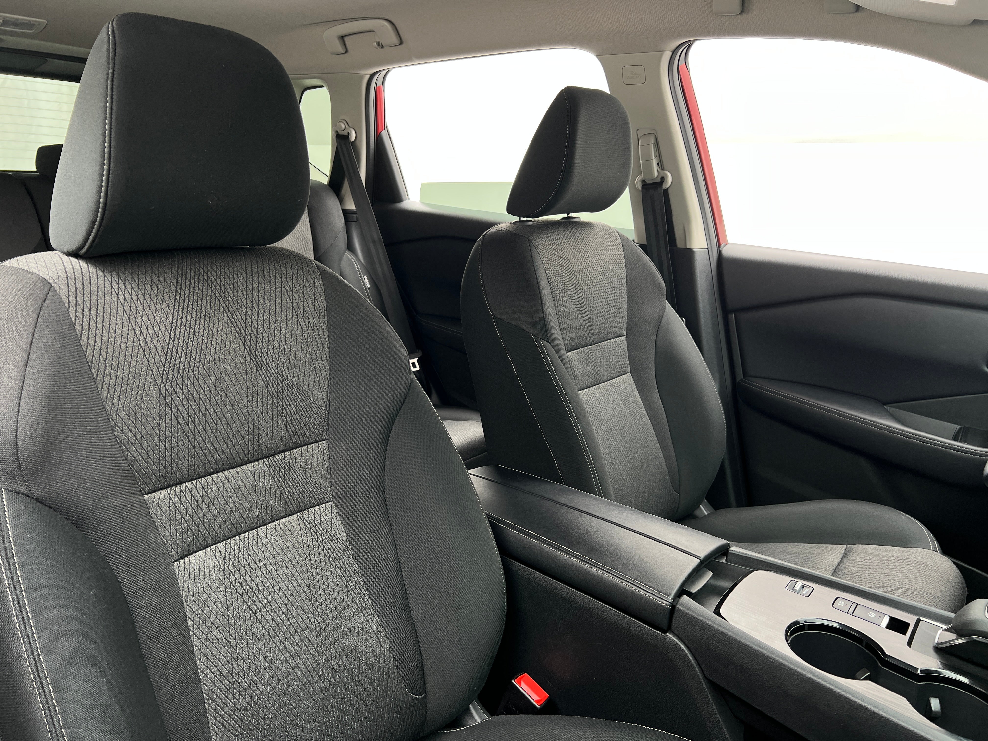 2024 Nissan Rogue SV 2