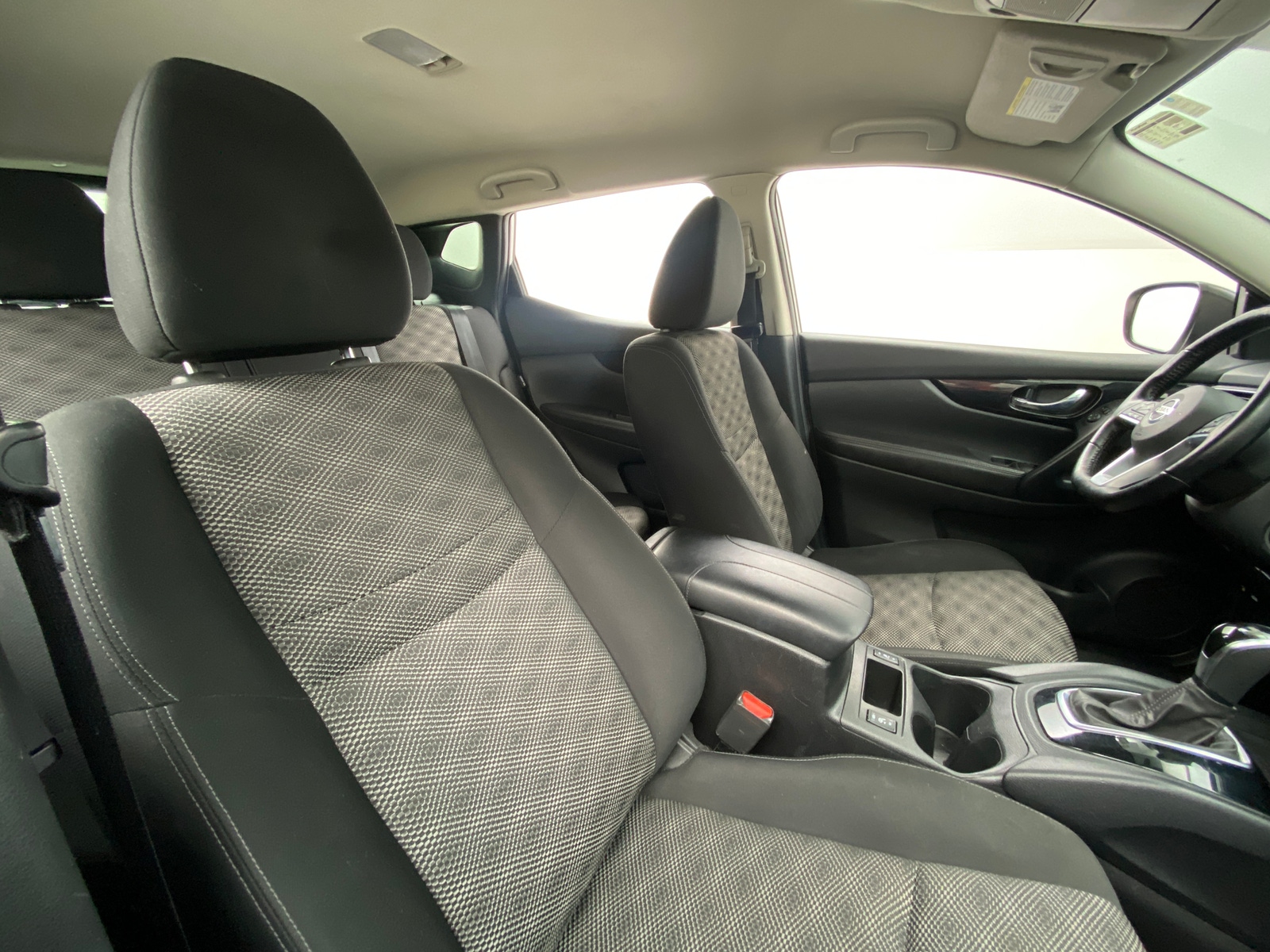 Thumbnail: 2022 Nissan Rogue Sport - 2