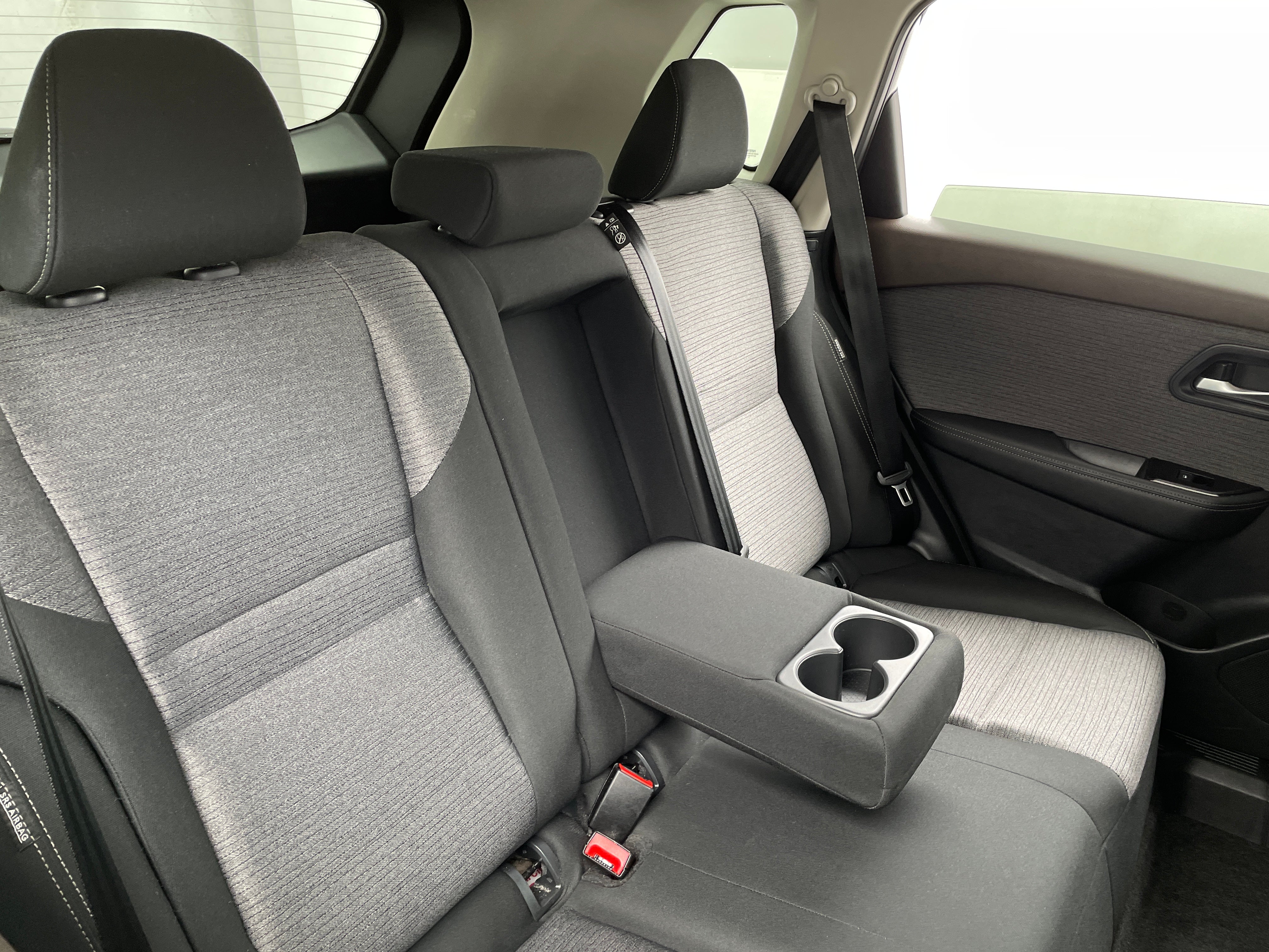 2023 Nissan Rogue SV 6