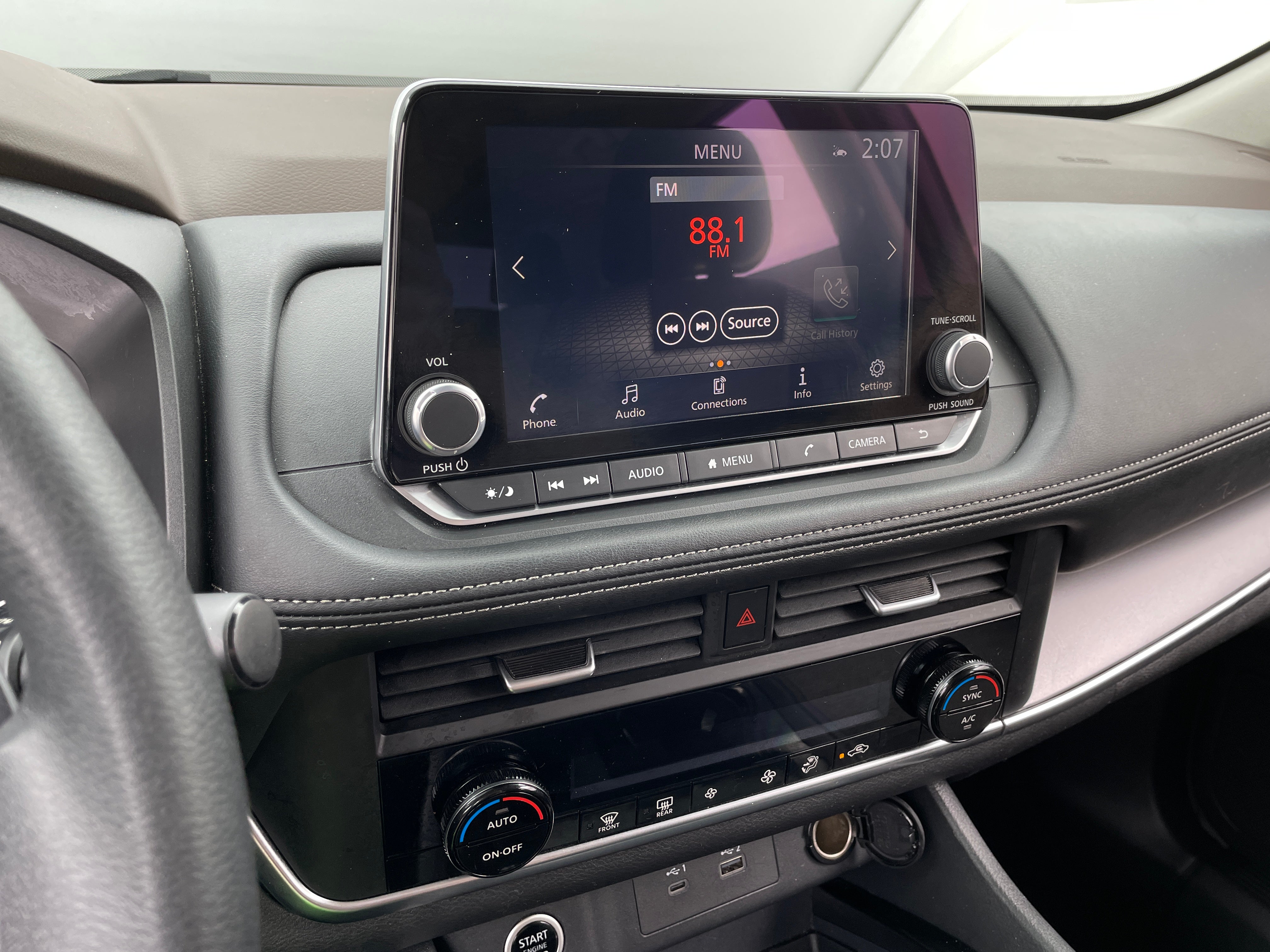 2023 Nissan Rogue SV 4