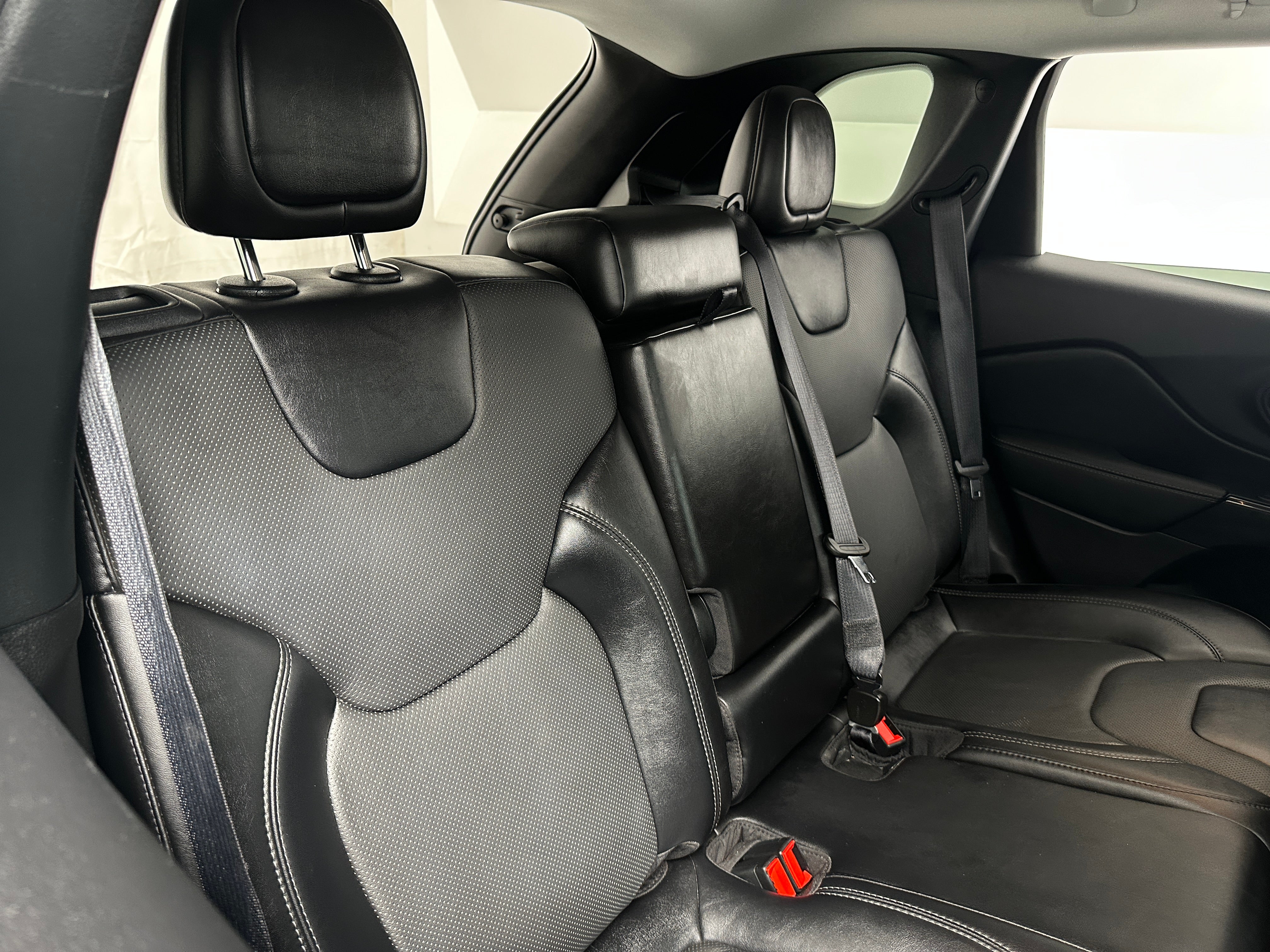 2023 Jeep Cherokee Altitude Lux 5