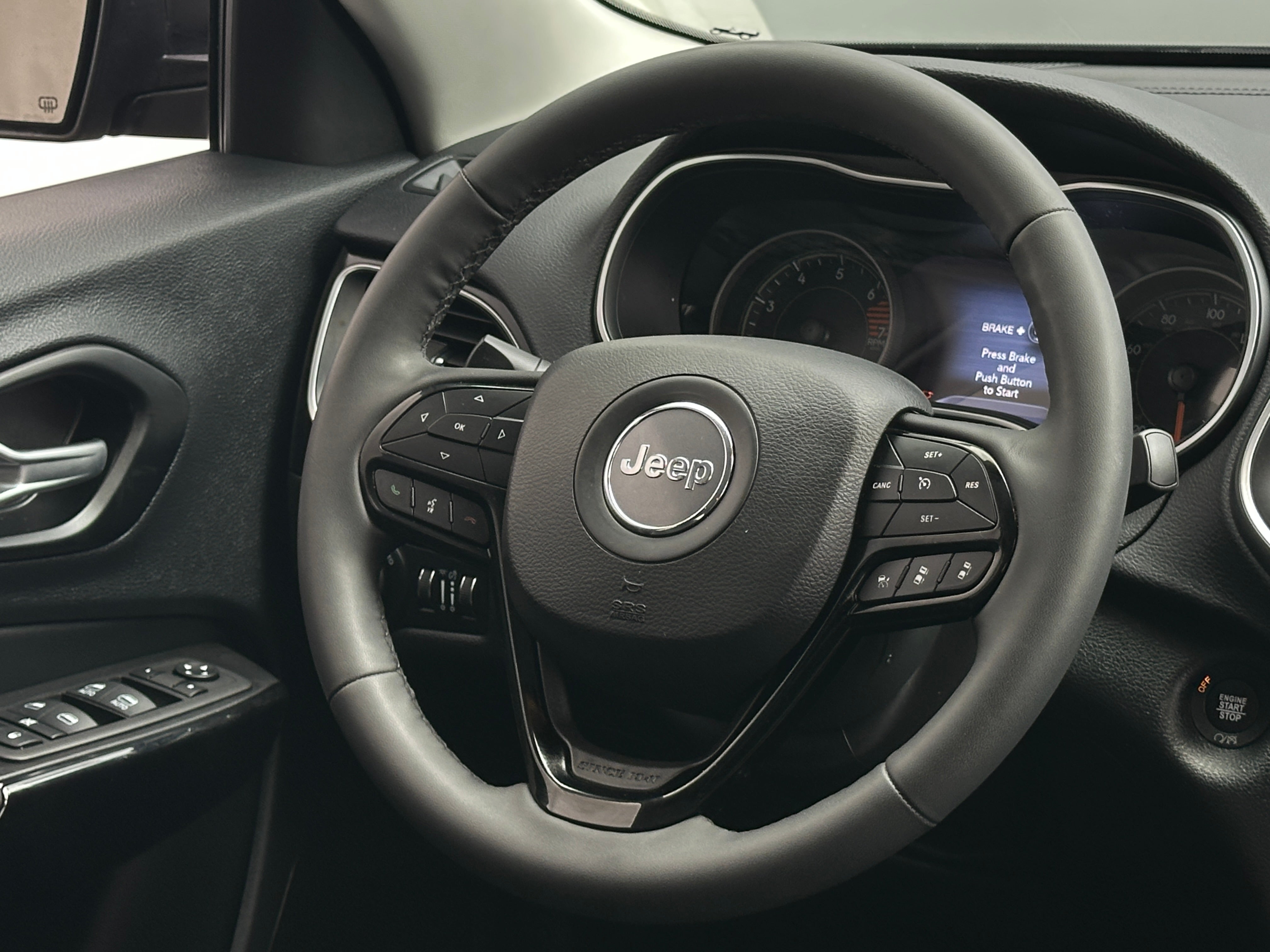 2023 Jeep Cherokee Altitude Lux 4
