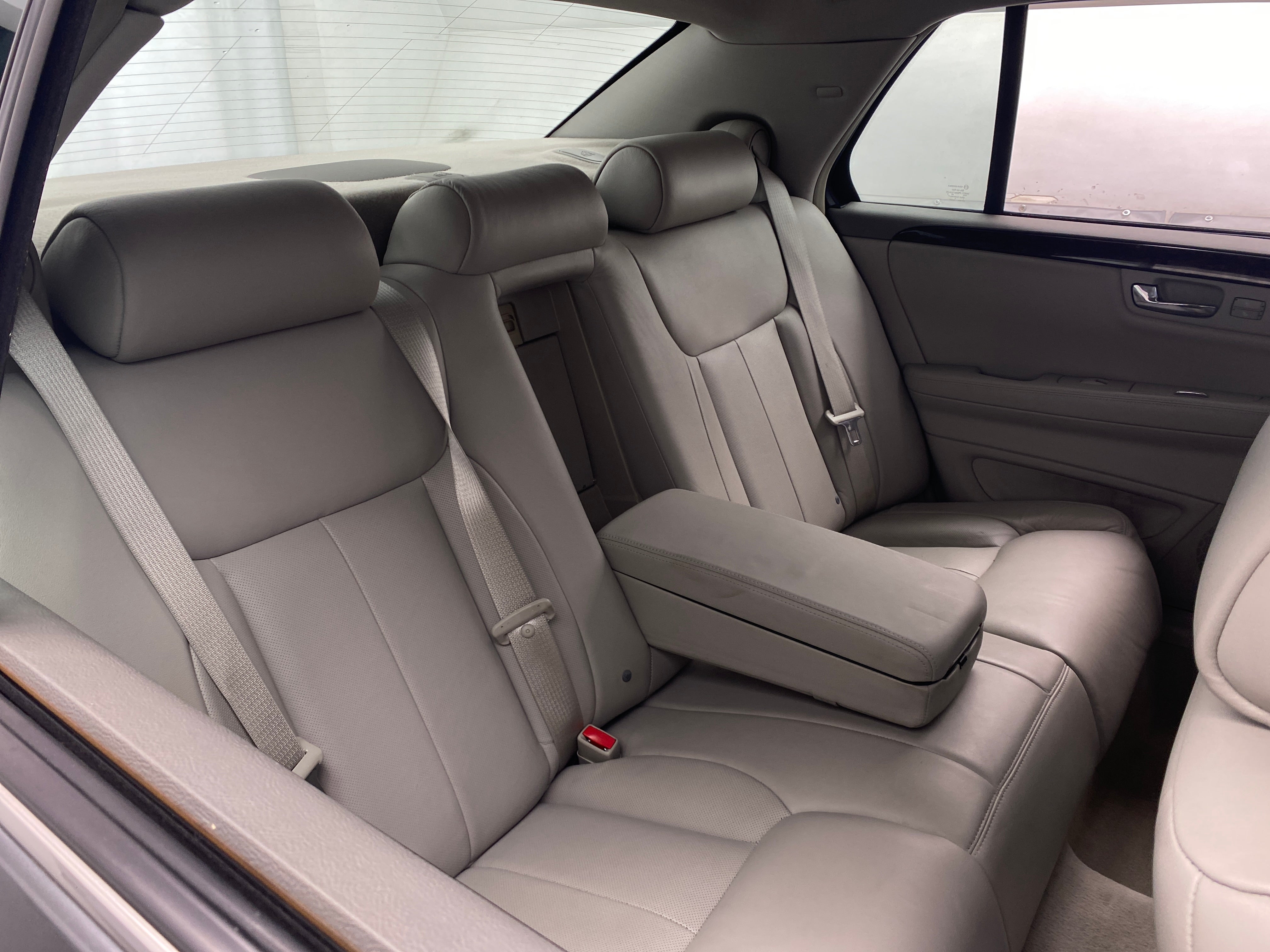 2011 Cadillac DTS Base 5