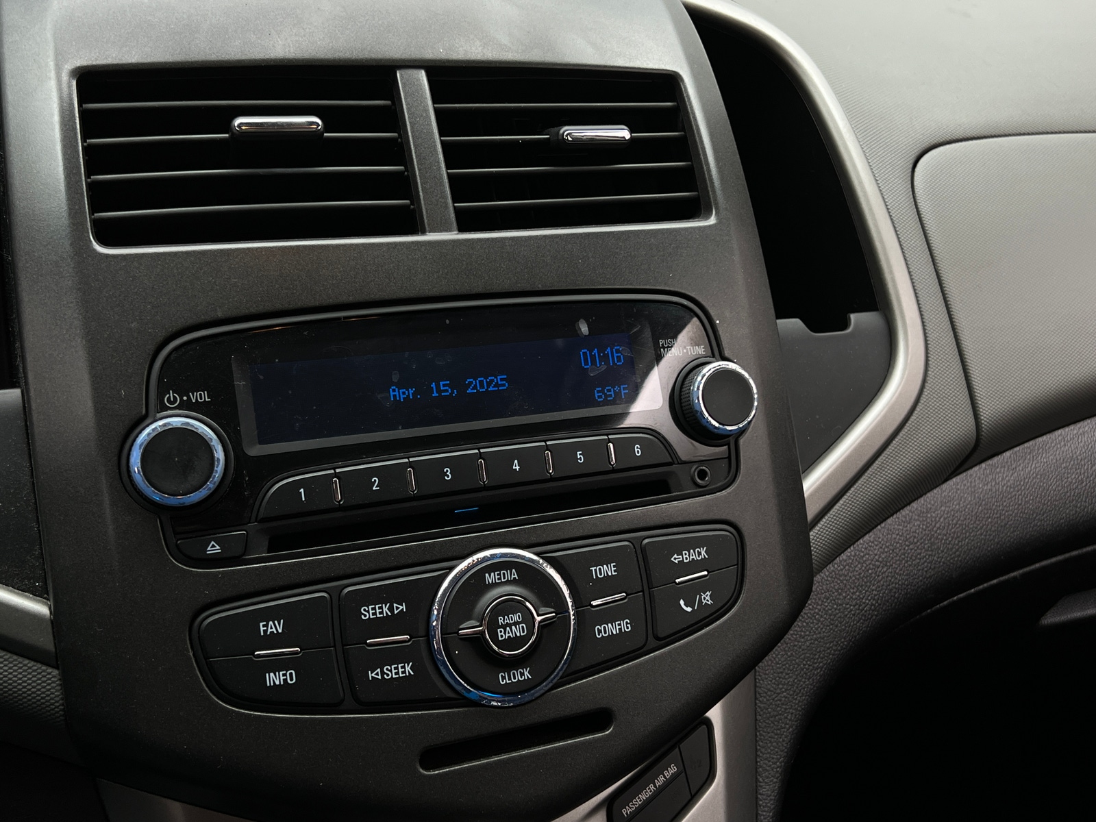 Thumbnail: 2014 Chevrolet Sonic - 4