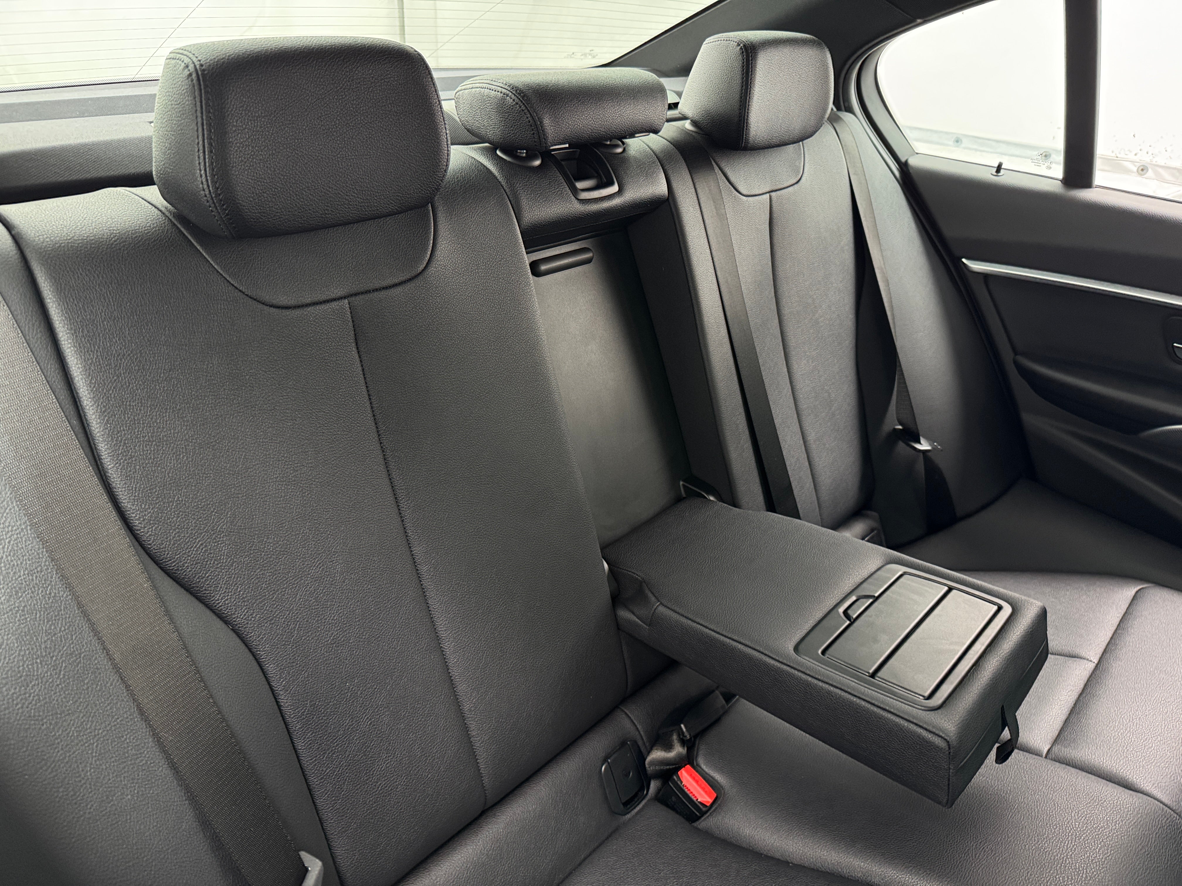 2018 BMW 3 Series 330e iPerformance 5