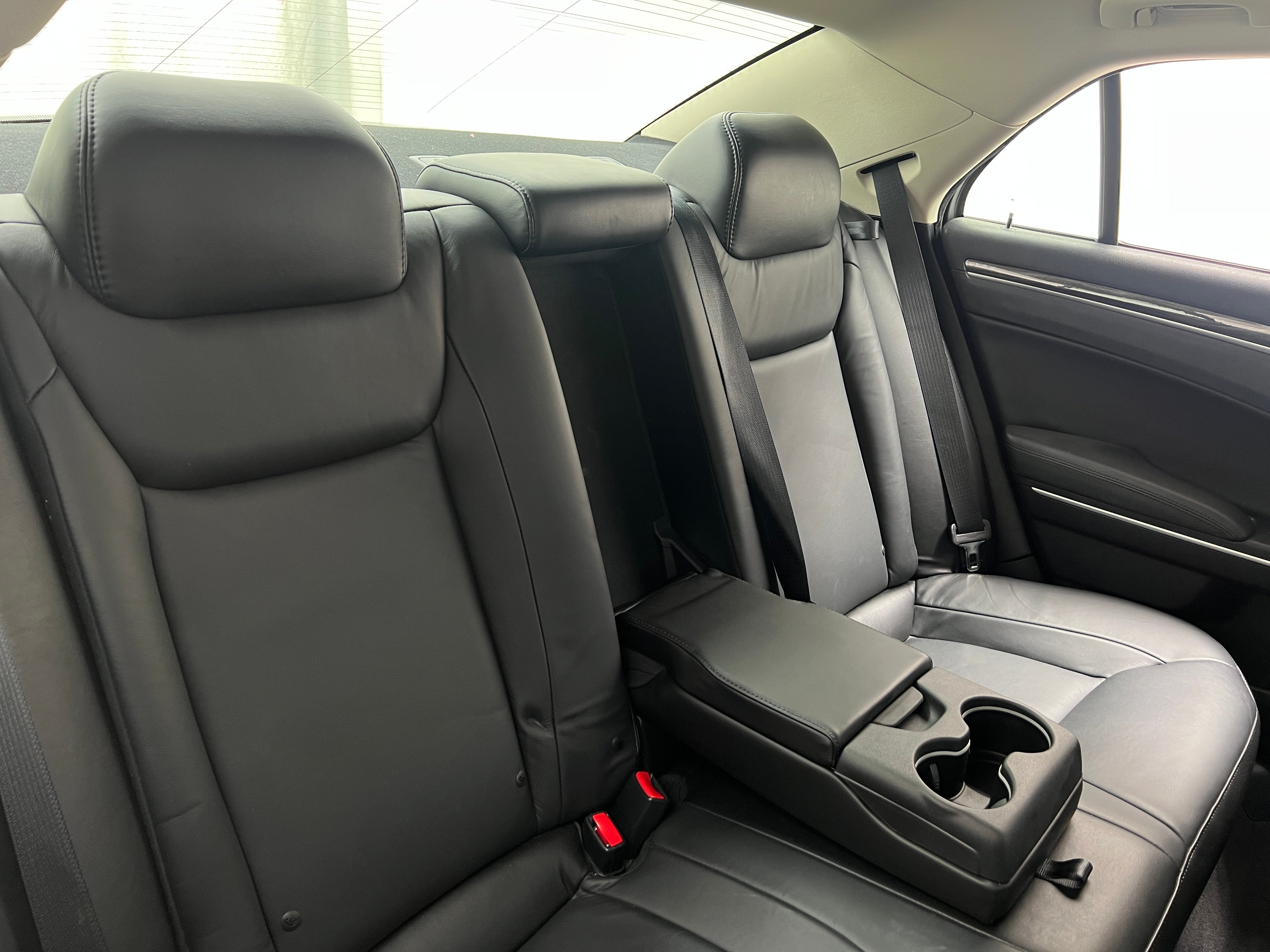 2018 Chrysler 300 Touring 5