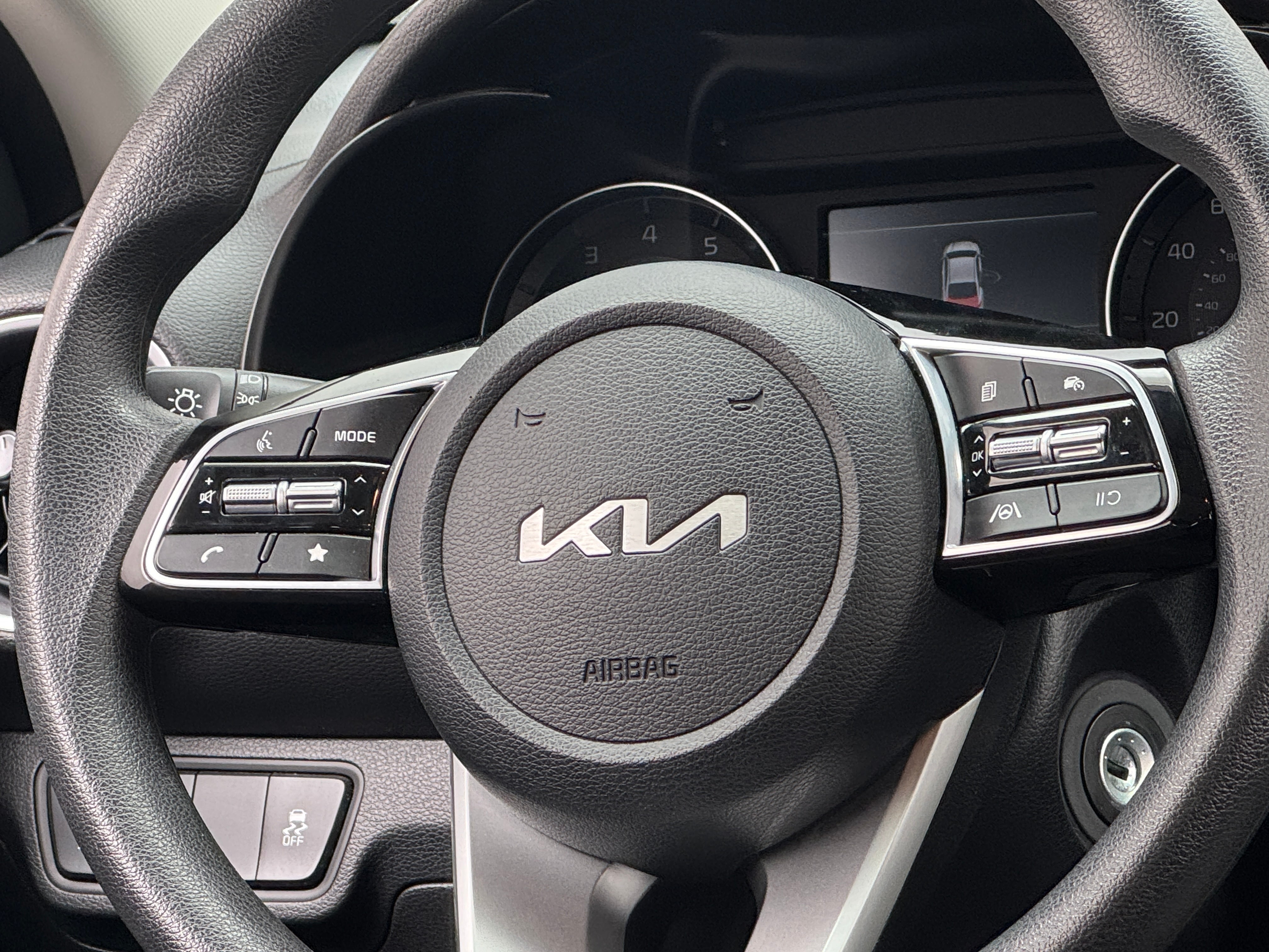 2024 Kia Forte LXS 5