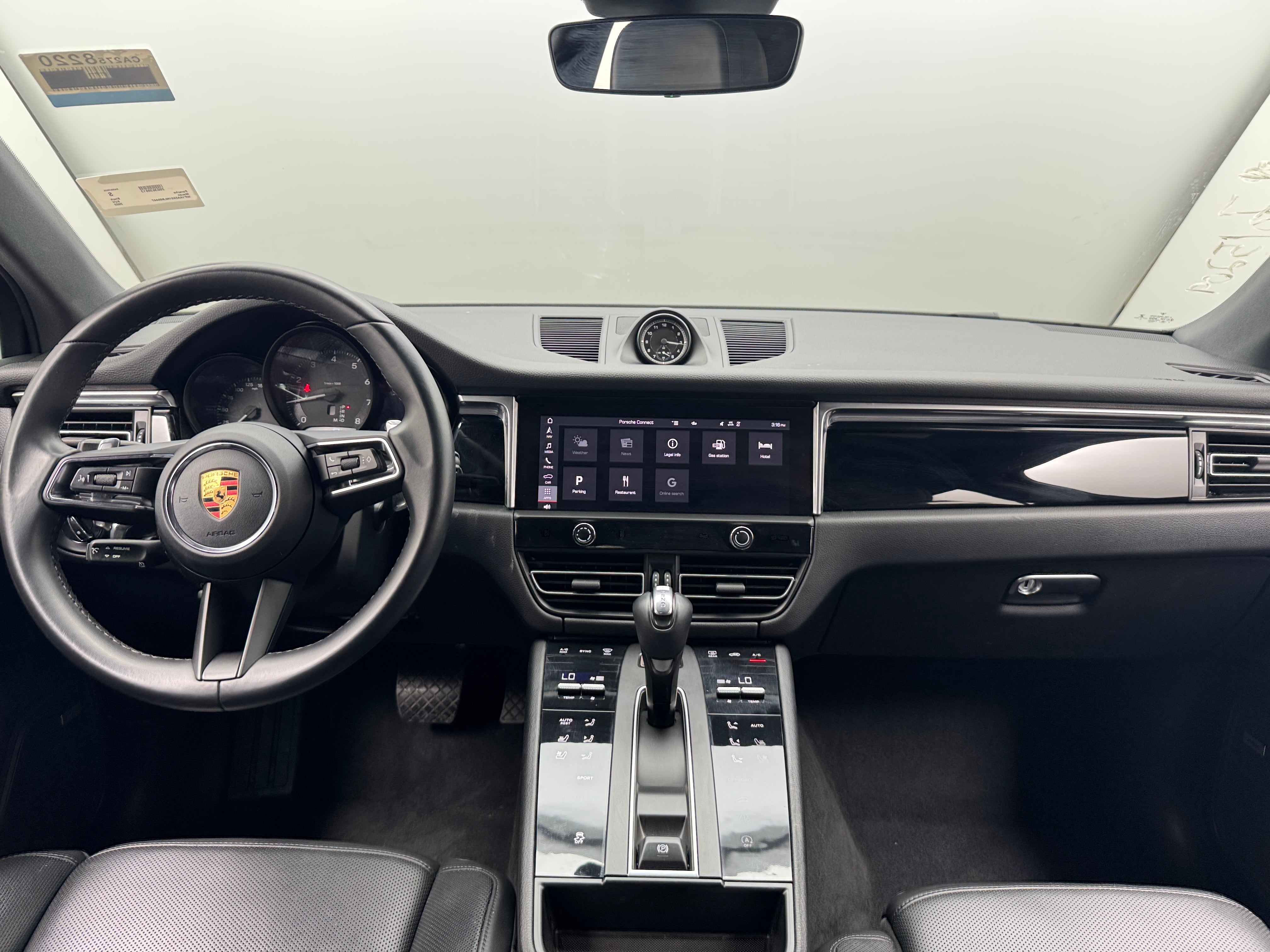 2022 Porsche Macan Base 2