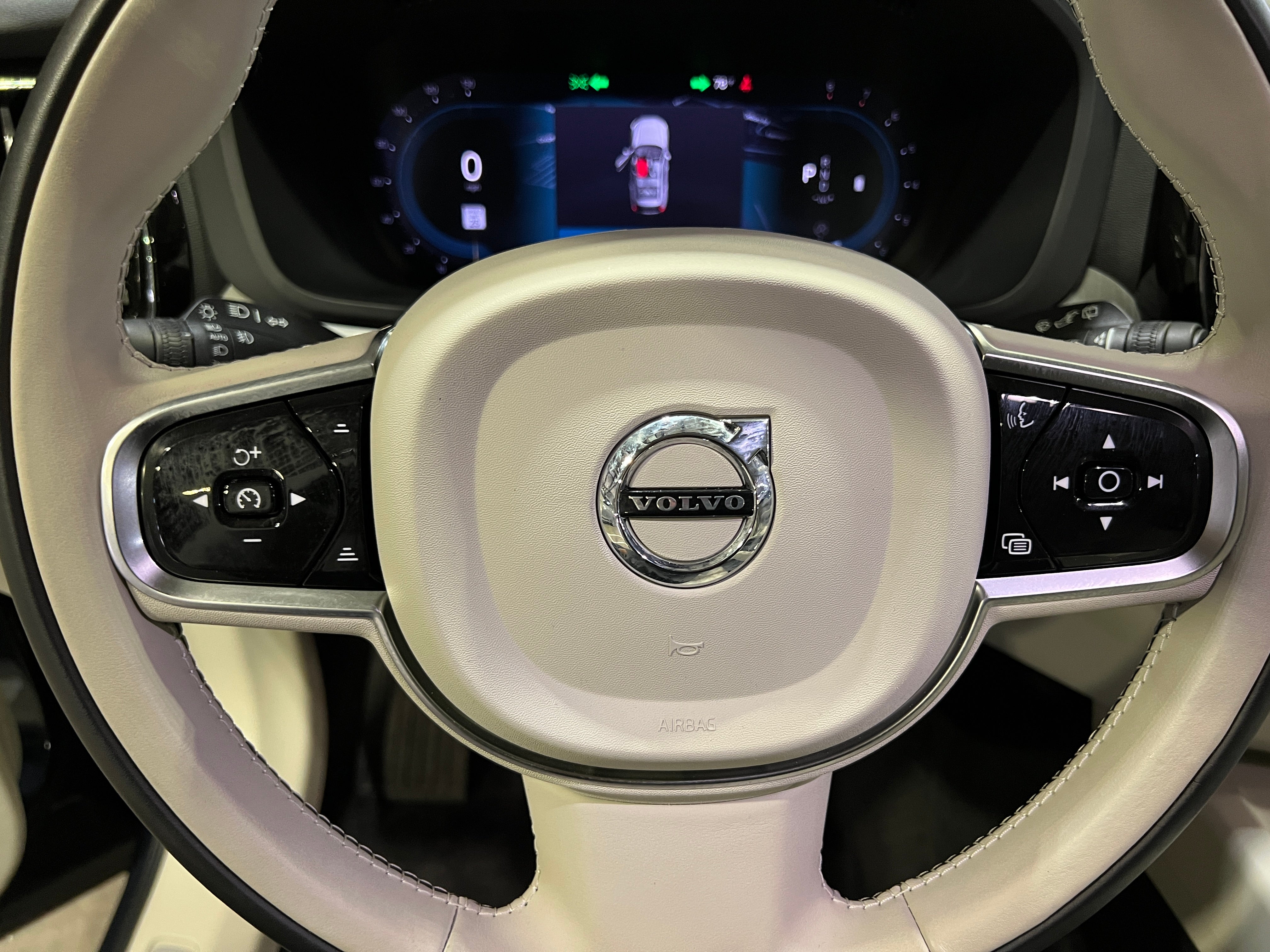 2023 Volvo XC60 B5 Plus 4